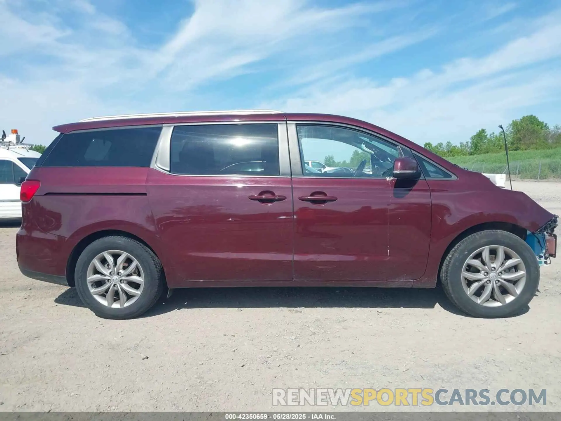 14 Photograph of a damaged car KNDMB5C12K6505504 KIA SEDONA 2019
