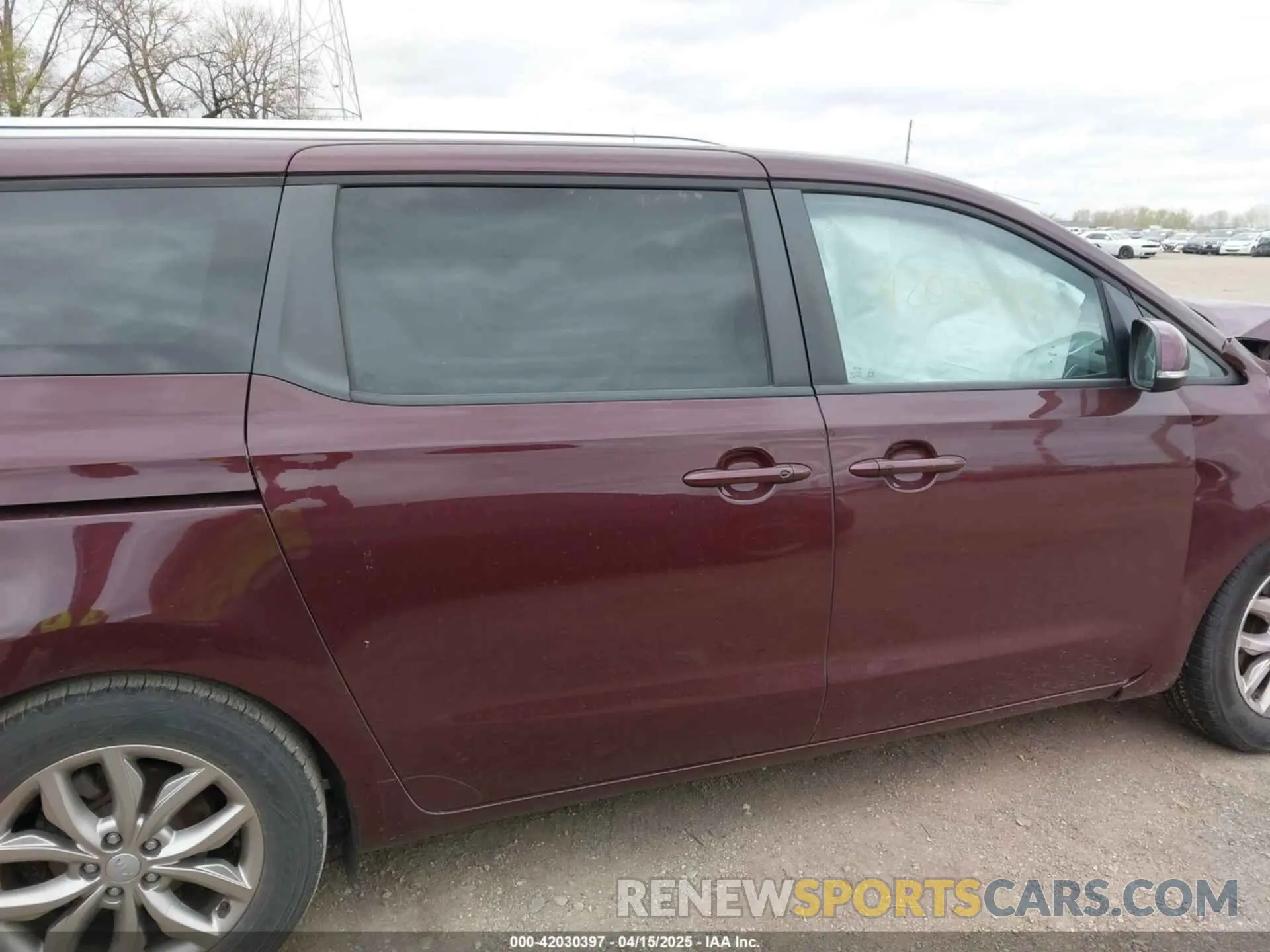 14 Photograph of a damaged car KNDMB5C12K6537496 KIA SEDONA 2019
