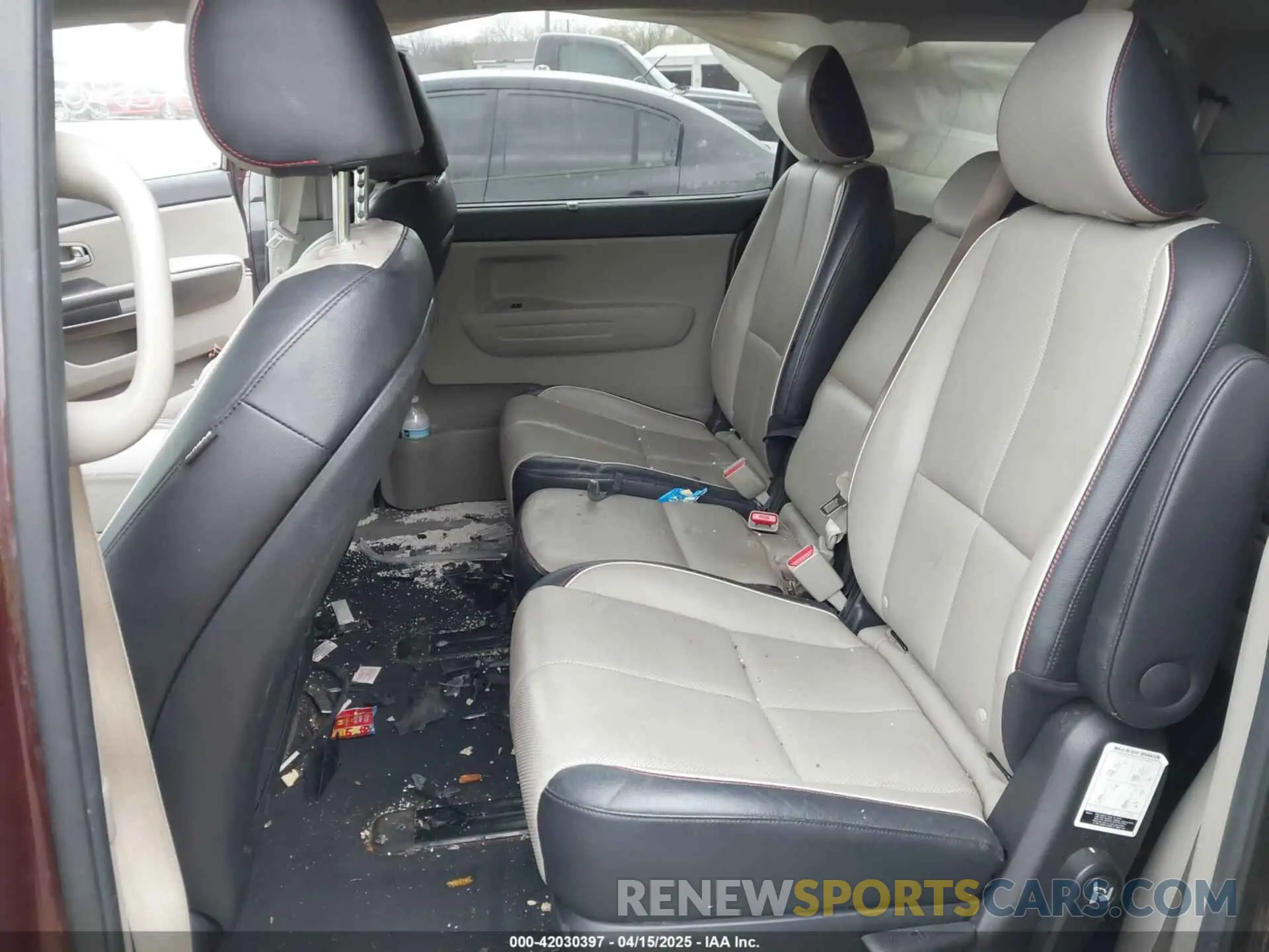 8 Photograph of a damaged car KNDMB5C12K6537496 KIA SEDONA 2019