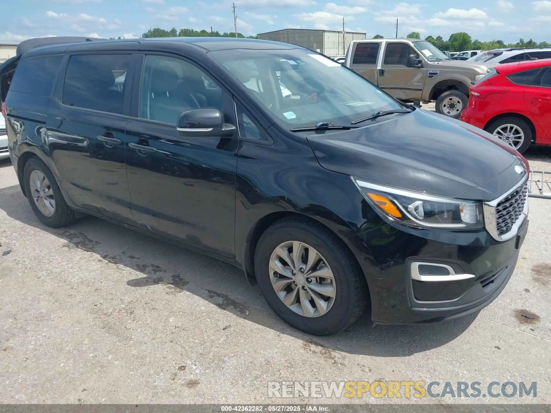 1 Photograph of a damaged car KNDMB5C12K6540480 KIA SEDONA 2019