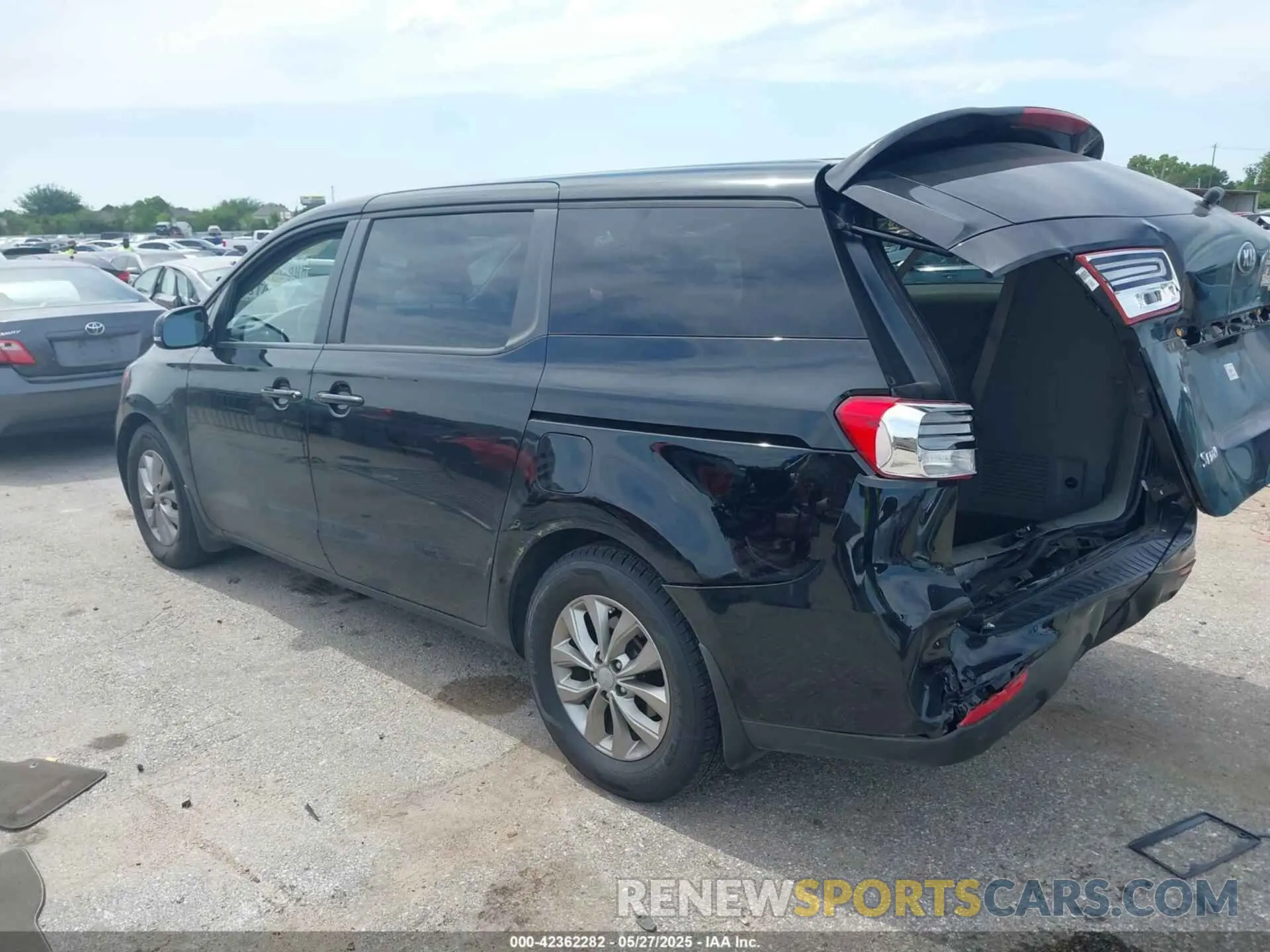 3 Photograph of a damaged car KNDMB5C12K6540480 KIA SEDONA 2019