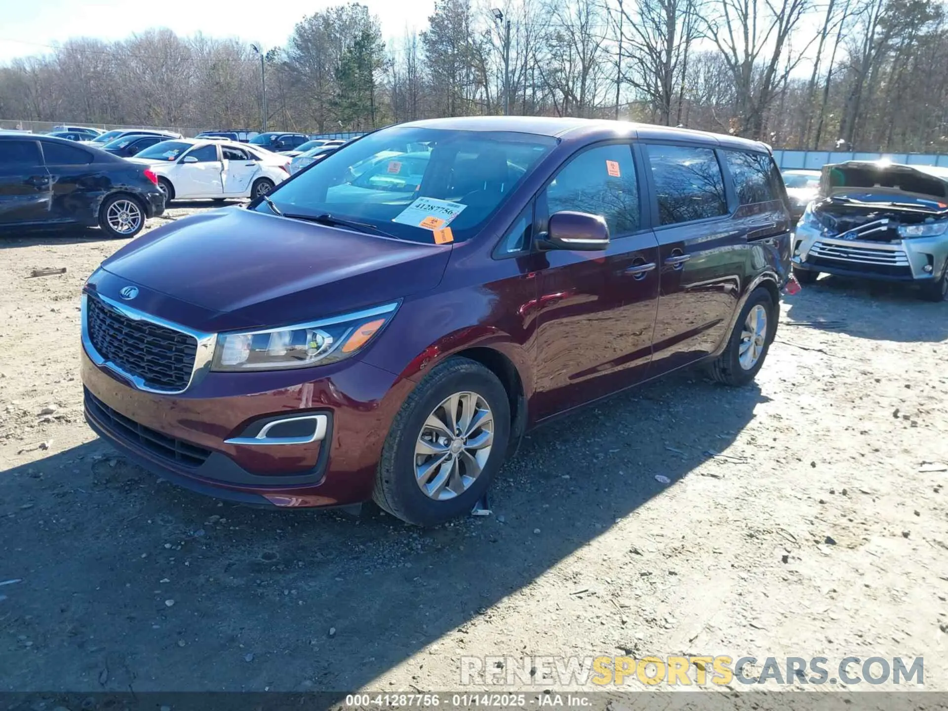 2 Photograph of a damaged car KNDMB5C13K6540035 KIA SEDONA 2019