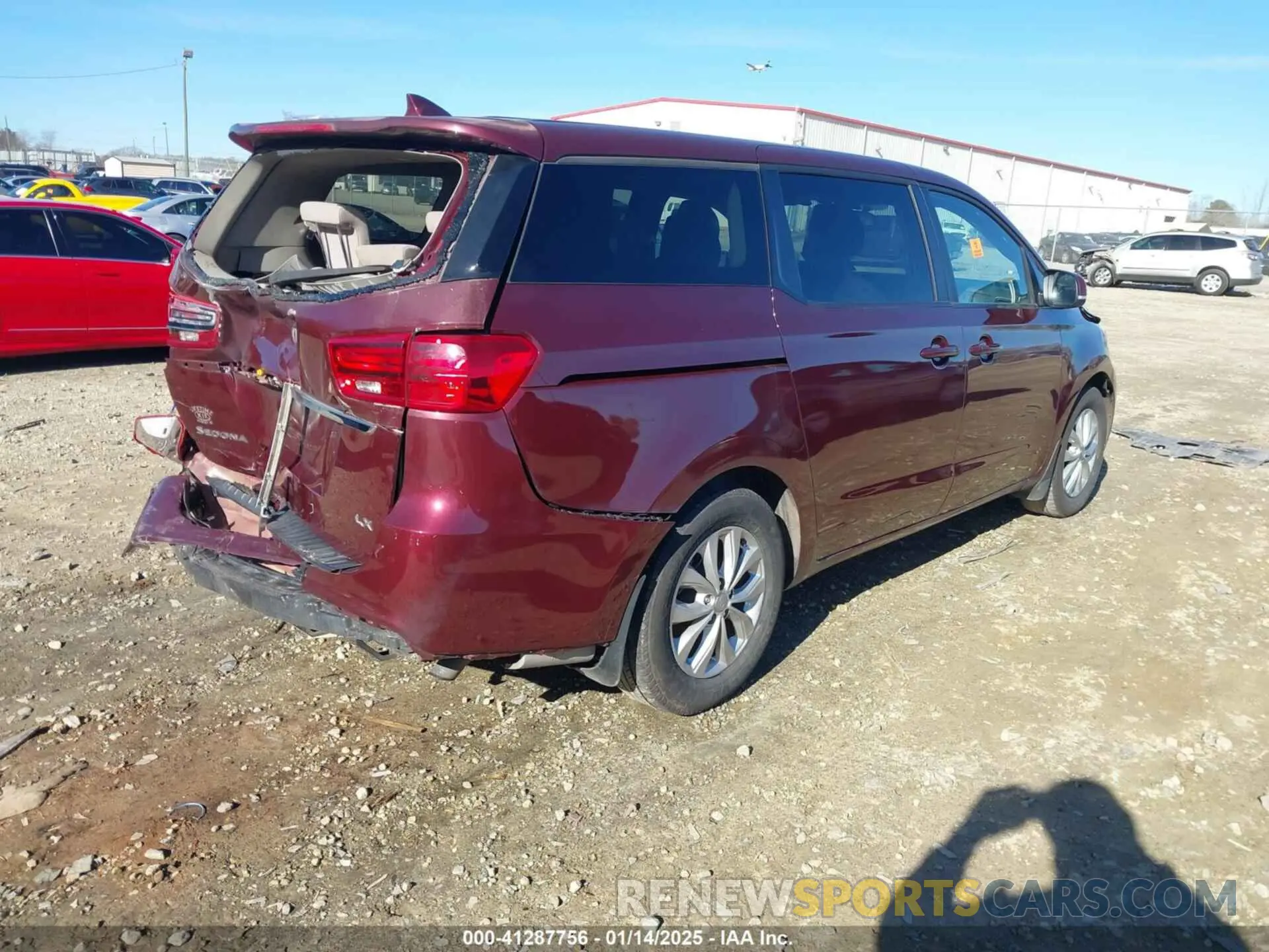 4 Photograph of a damaged car KNDMB5C13K6540035 KIA SEDONA 2019