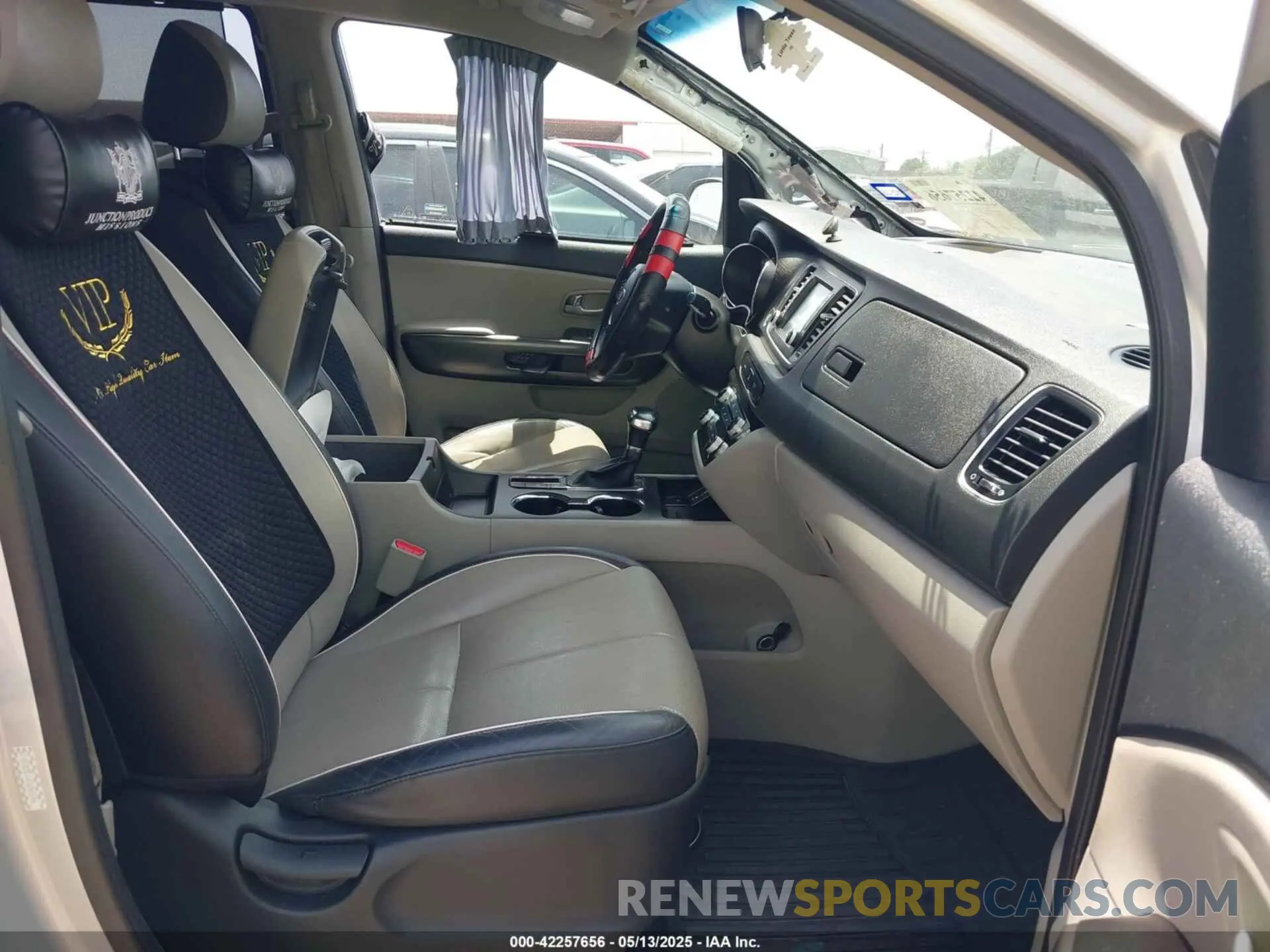 5 Photograph of a damaged car KNDMB5C14K6502846 KIA SEDONA 2019