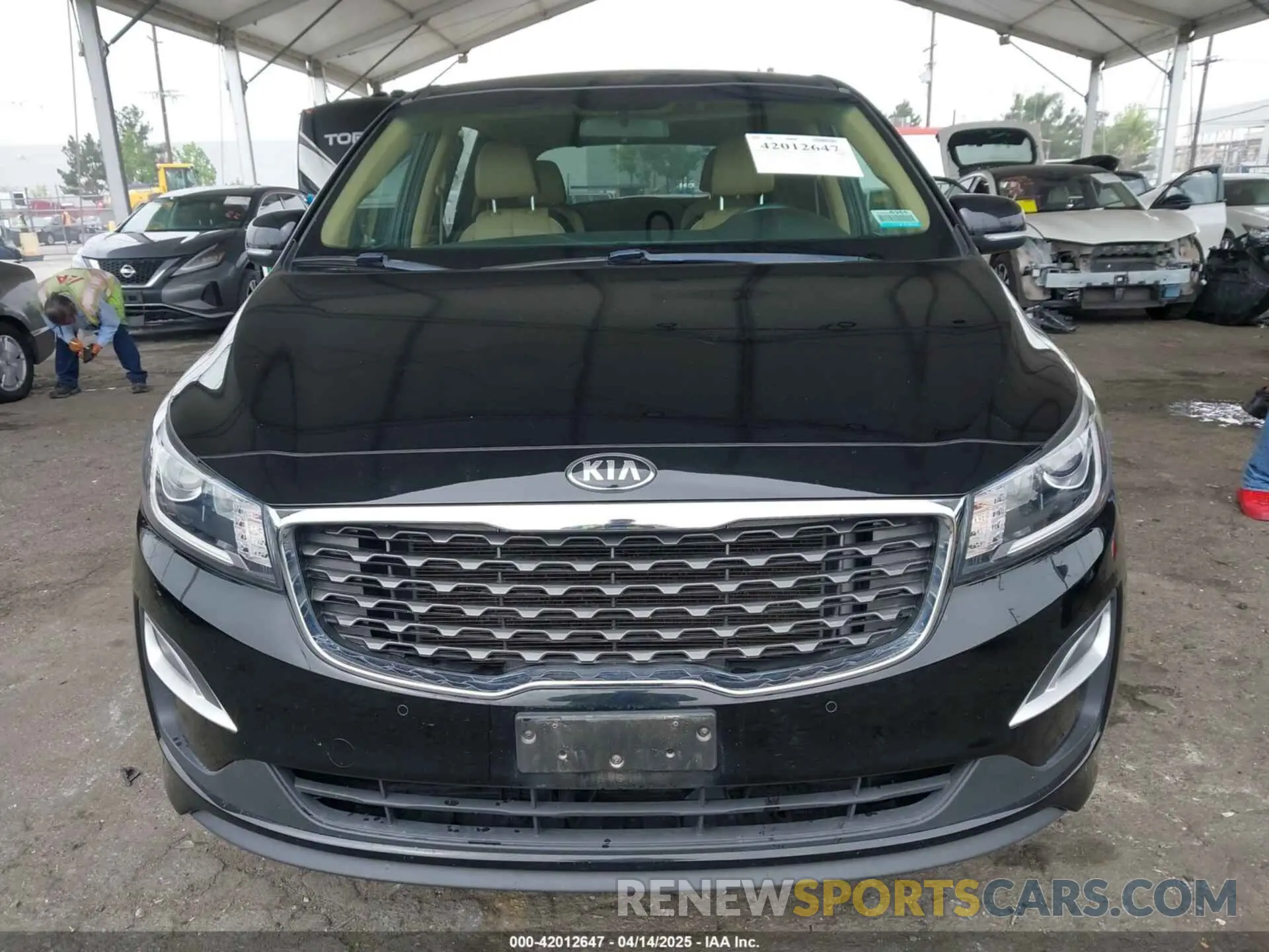 12 Photograph of a damaged car KNDMB5C15K6514939 KIA SEDONA 2019