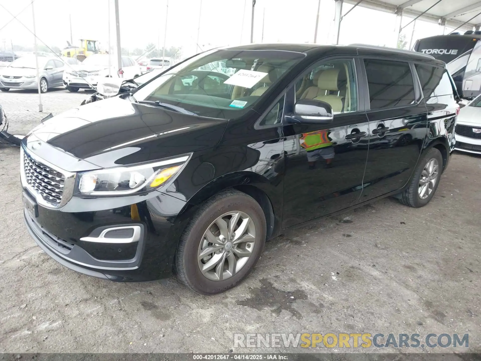 2 Photograph of a damaged car KNDMB5C15K6514939 KIA SEDONA 2019