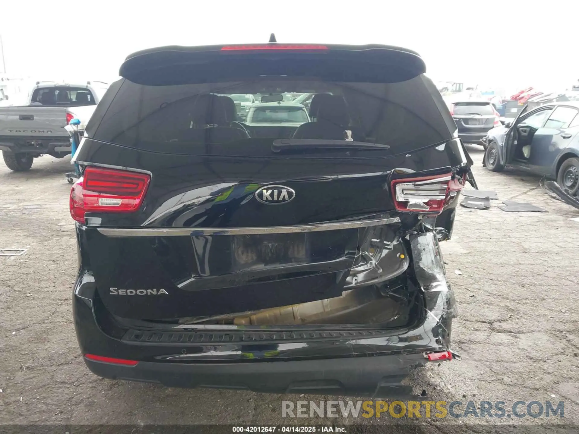 6 Photograph of a damaged car KNDMB5C15K6514939 KIA SEDONA 2019