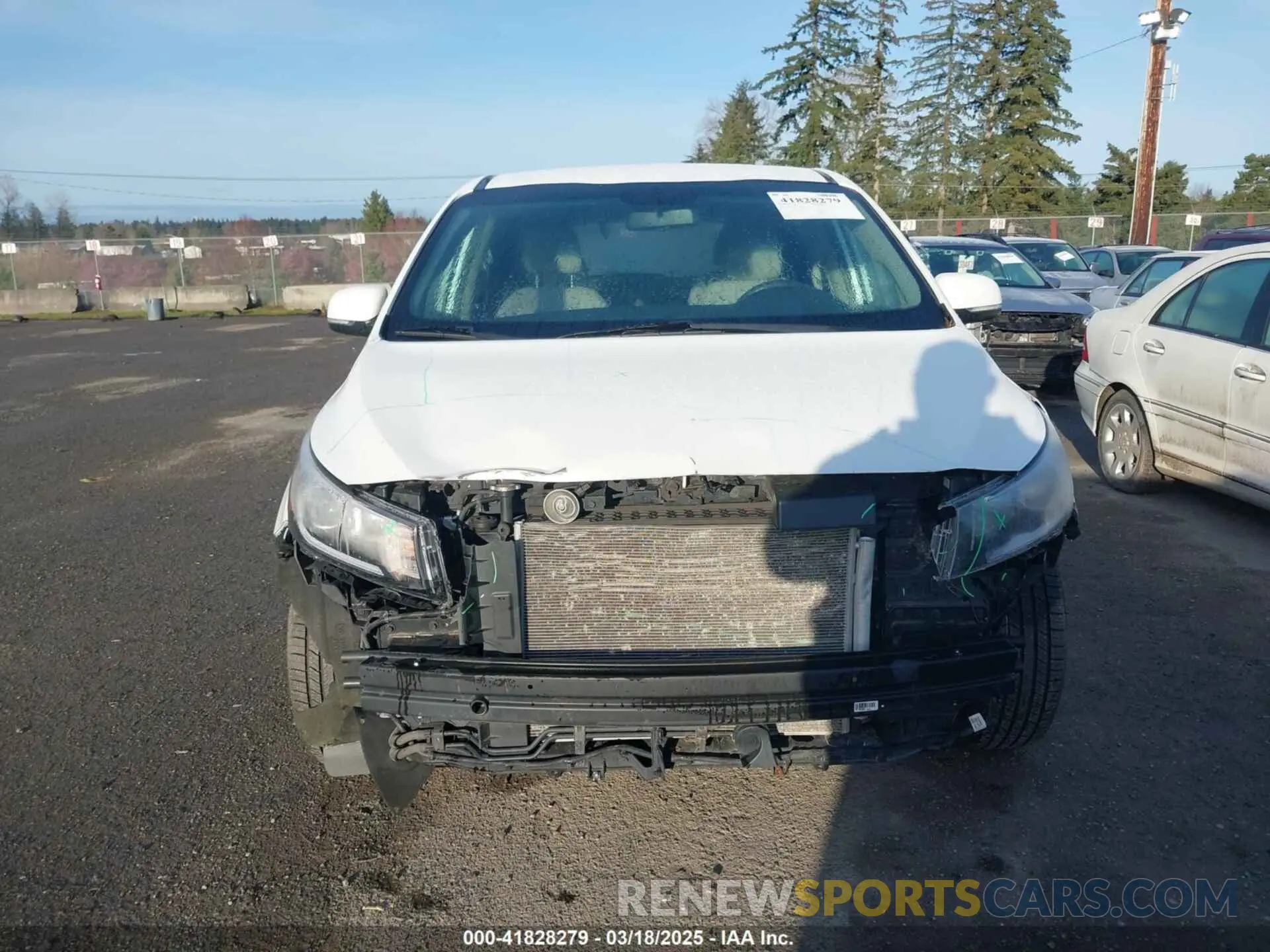 12 Photograph of a damaged car KNDMB5C18K6508746 KIA SEDONA 2019