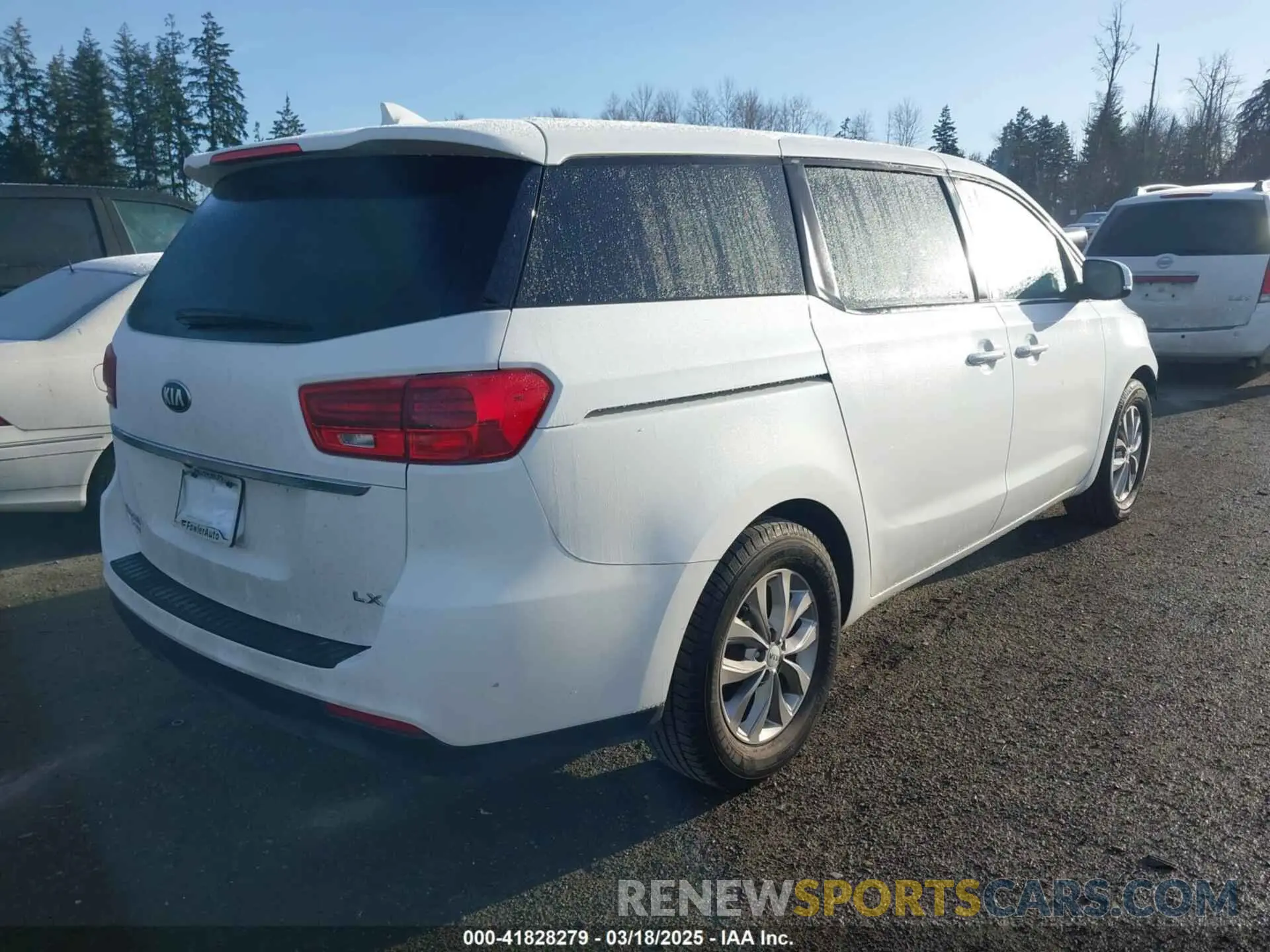 4 Photograph of a damaged car KNDMB5C18K6508746 KIA SEDONA 2019