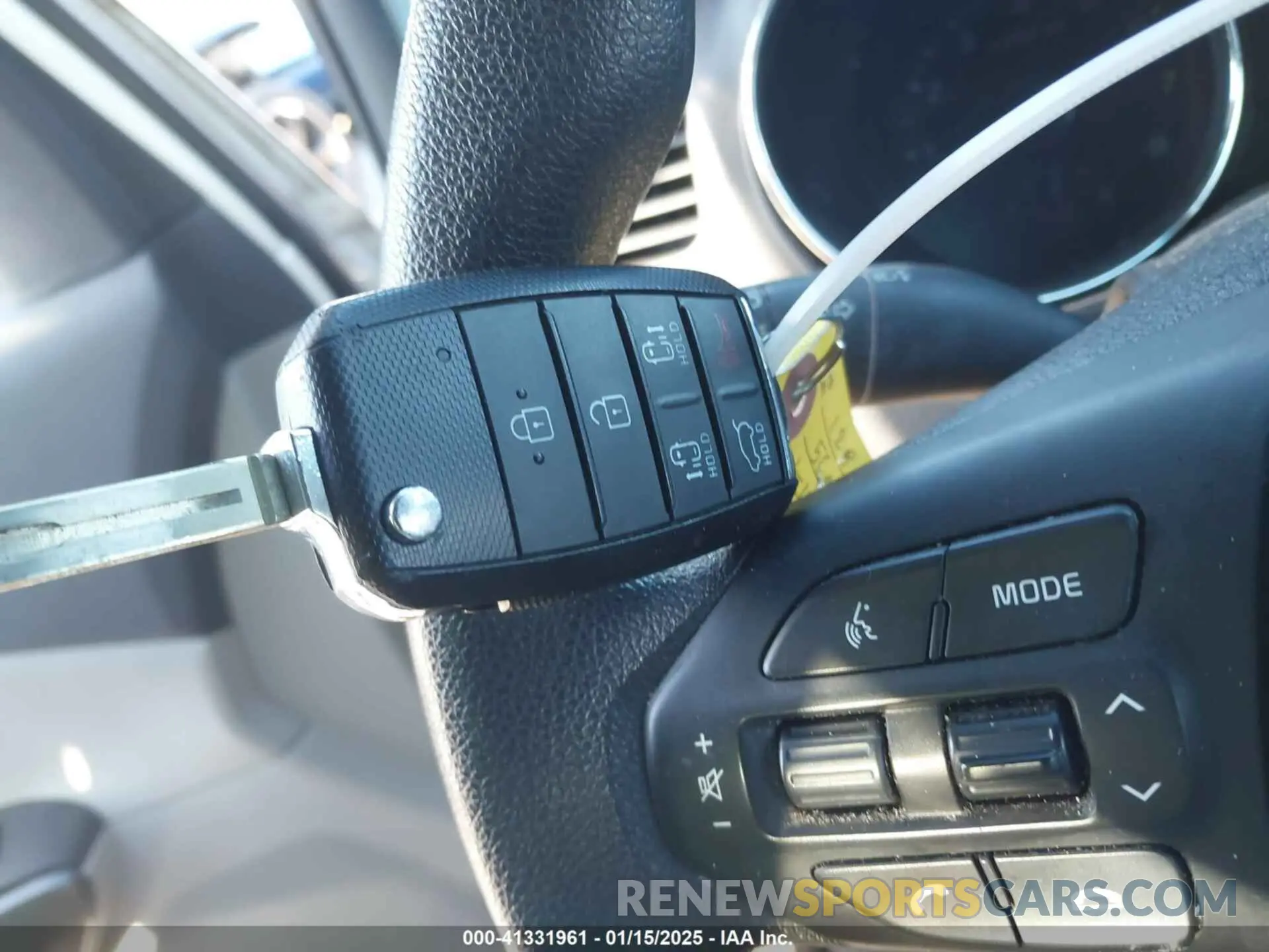 11 Photograph of a damaged car KNDMB5C18K6540726 KIA SEDONA 2019