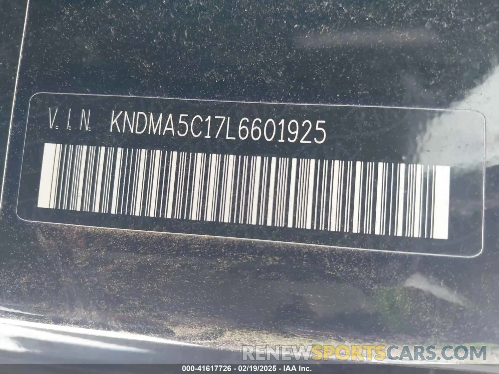 9 Photograph of a damaged car KNDMA5C17L6601925 KIA SEDONA 2020