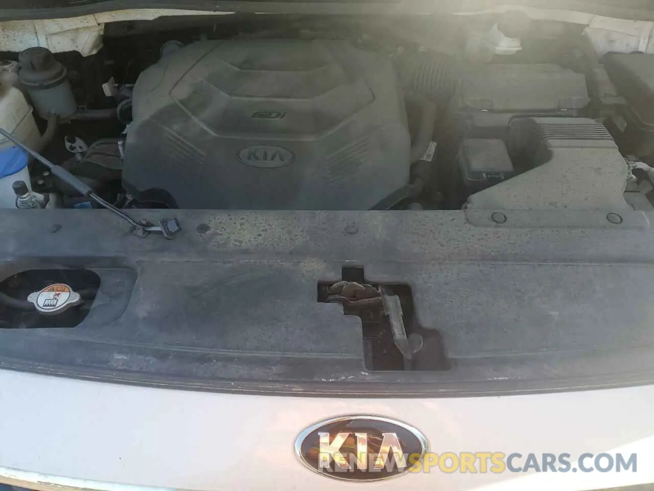 11 Photograph of a damaged car KNDMA5C19L6617401 KIA SEDONA 2020