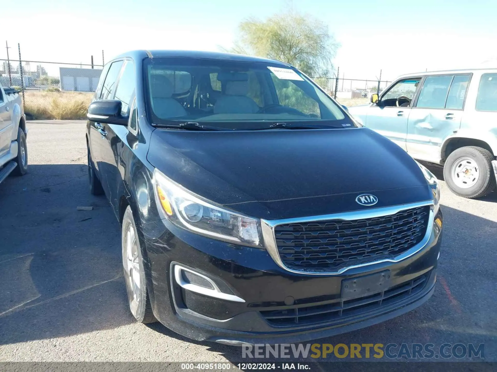 13 Photograph of a damaged car KNDMB5C11L6594029 KIA SEDONA 2020