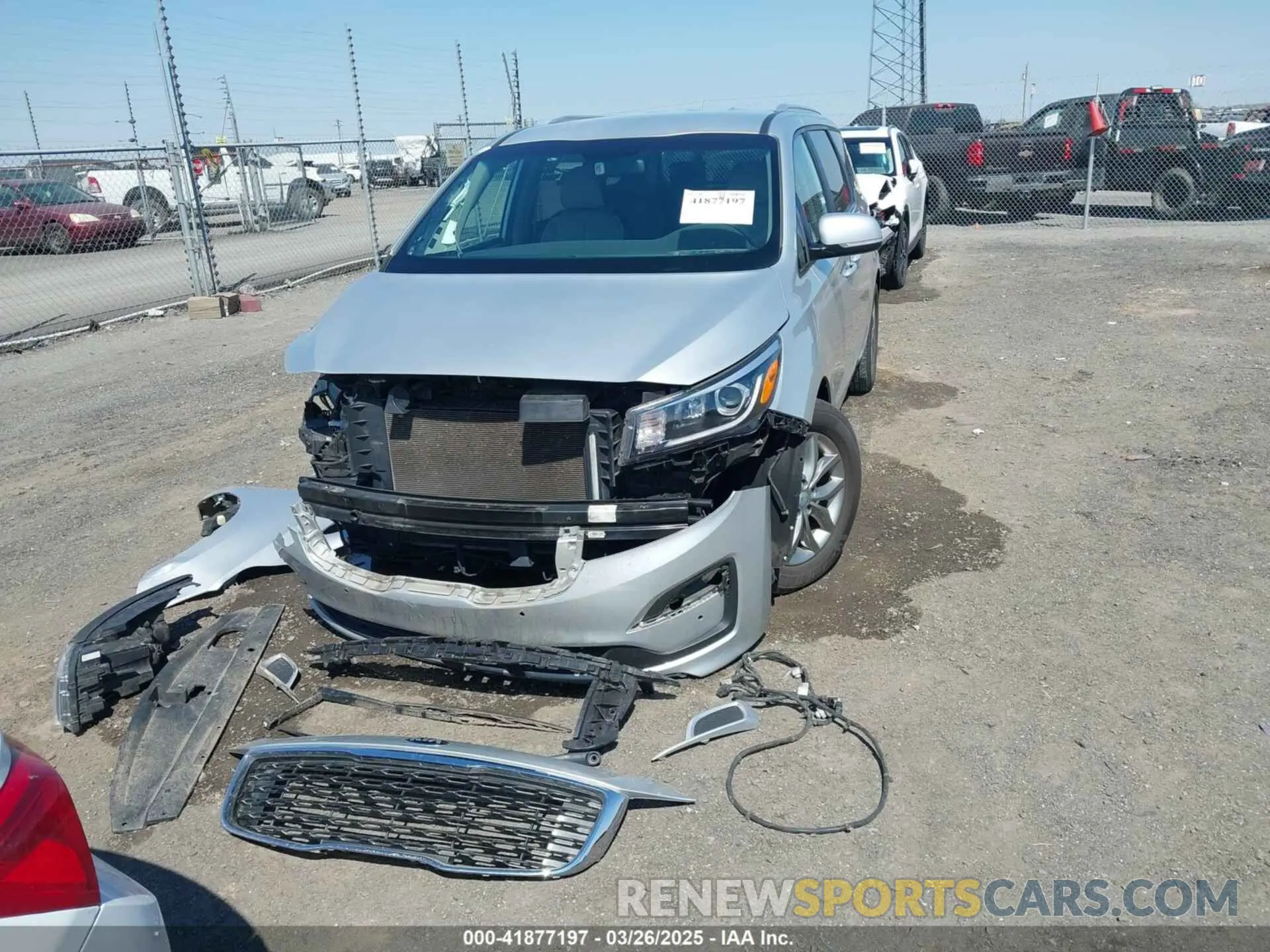12 Photograph of a damaged car KNDMB5C11L6613548 KIA SEDONA 2020