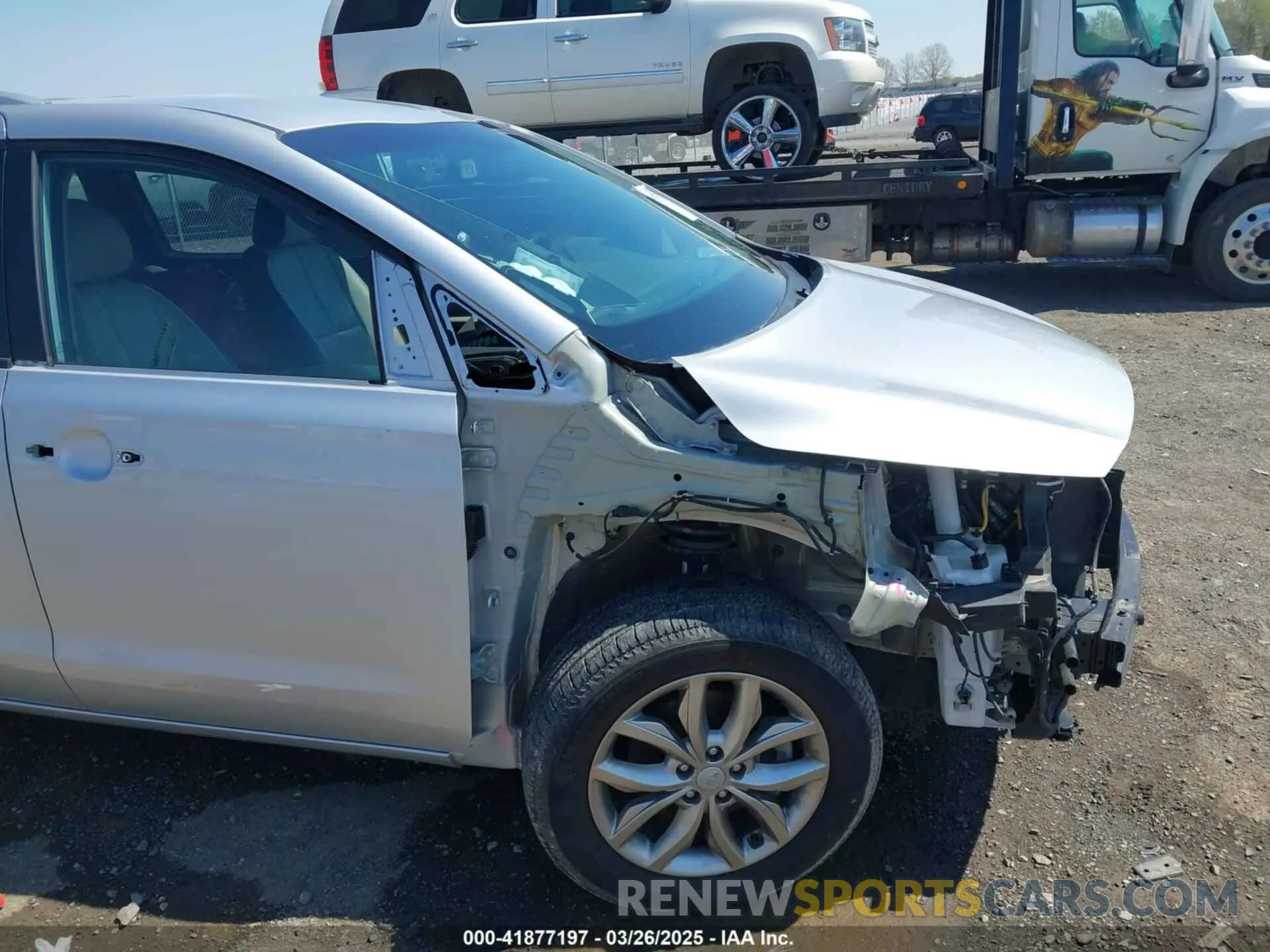 18 Photograph of a damaged car KNDMB5C11L6613548 KIA SEDONA 2020