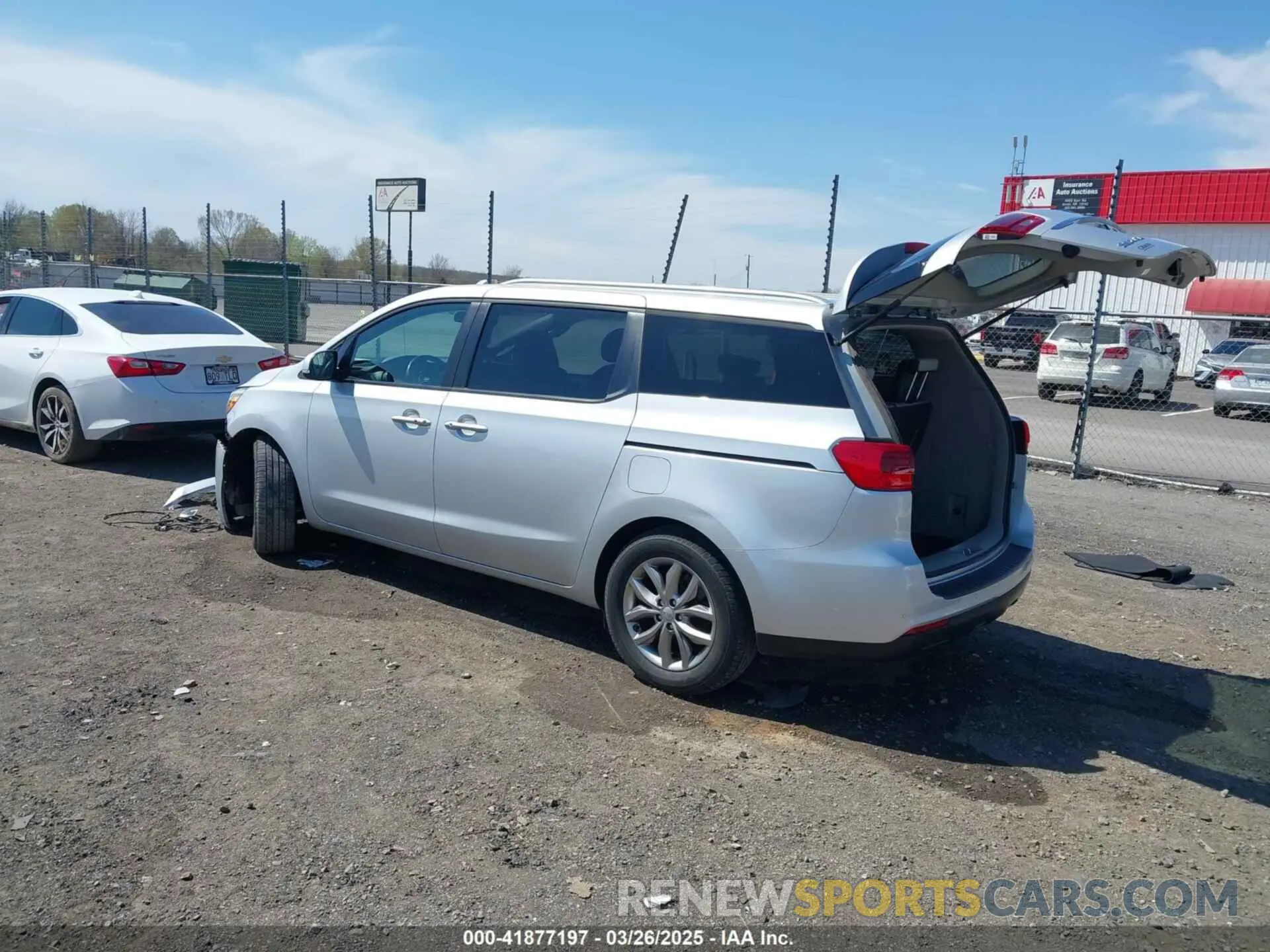 3 Photograph of a damaged car KNDMB5C11L6613548 KIA SEDONA 2020