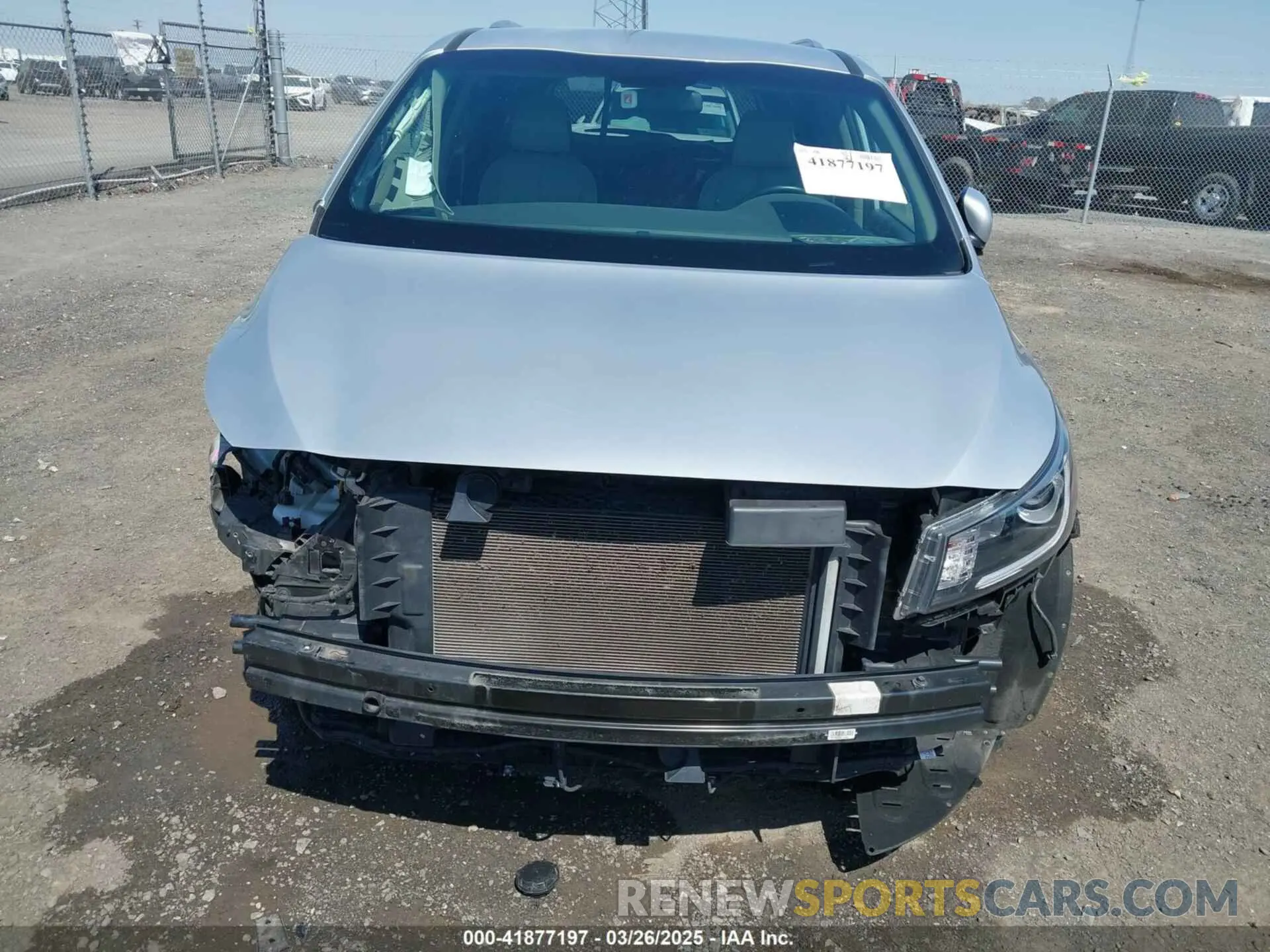 6 Photograph of a damaged car KNDMB5C11L6613548 KIA SEDONA 2020