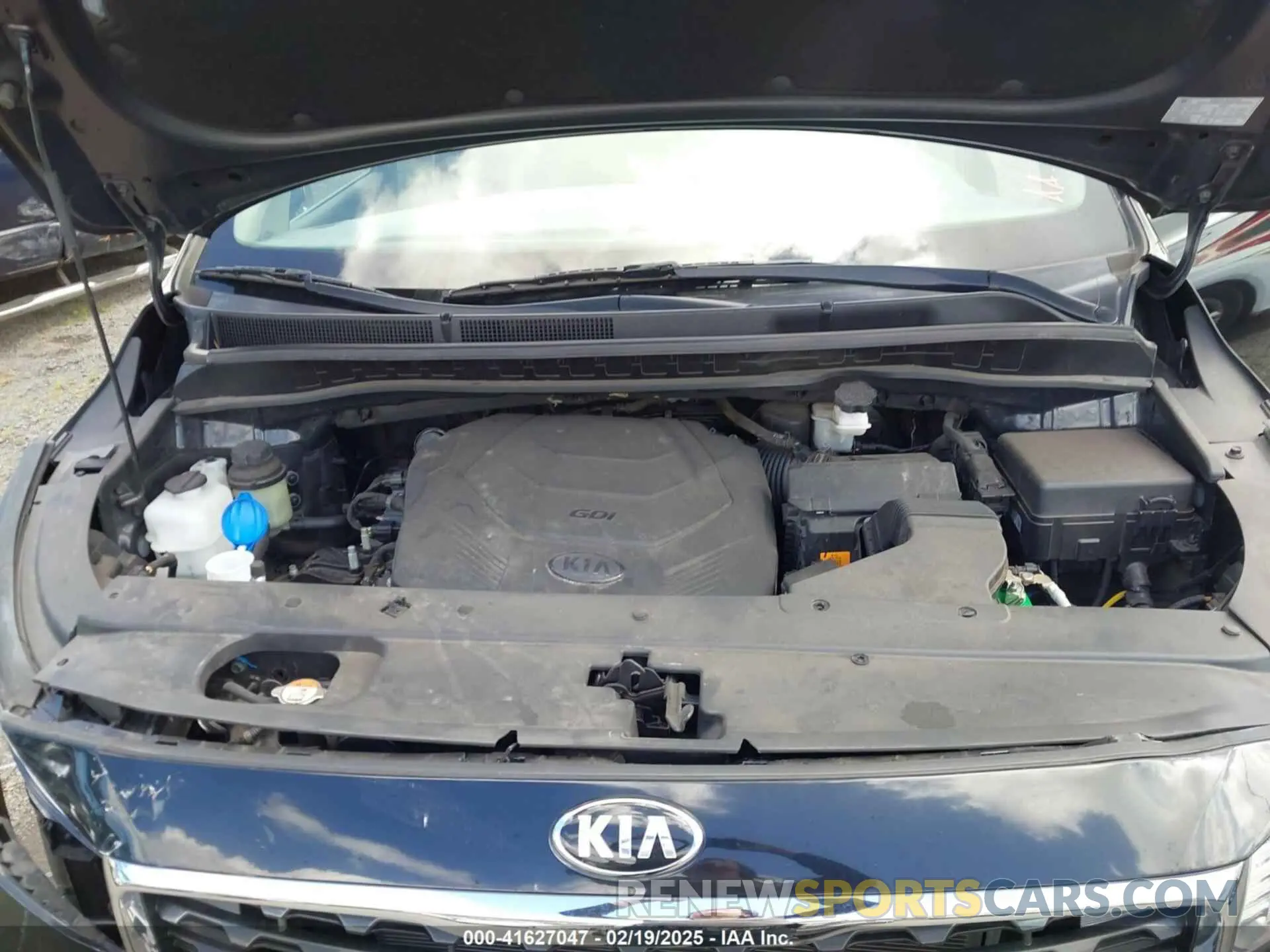 10 Photograph of a damaged car KNDMB5C11L6658151 KIA SEDONA 2020