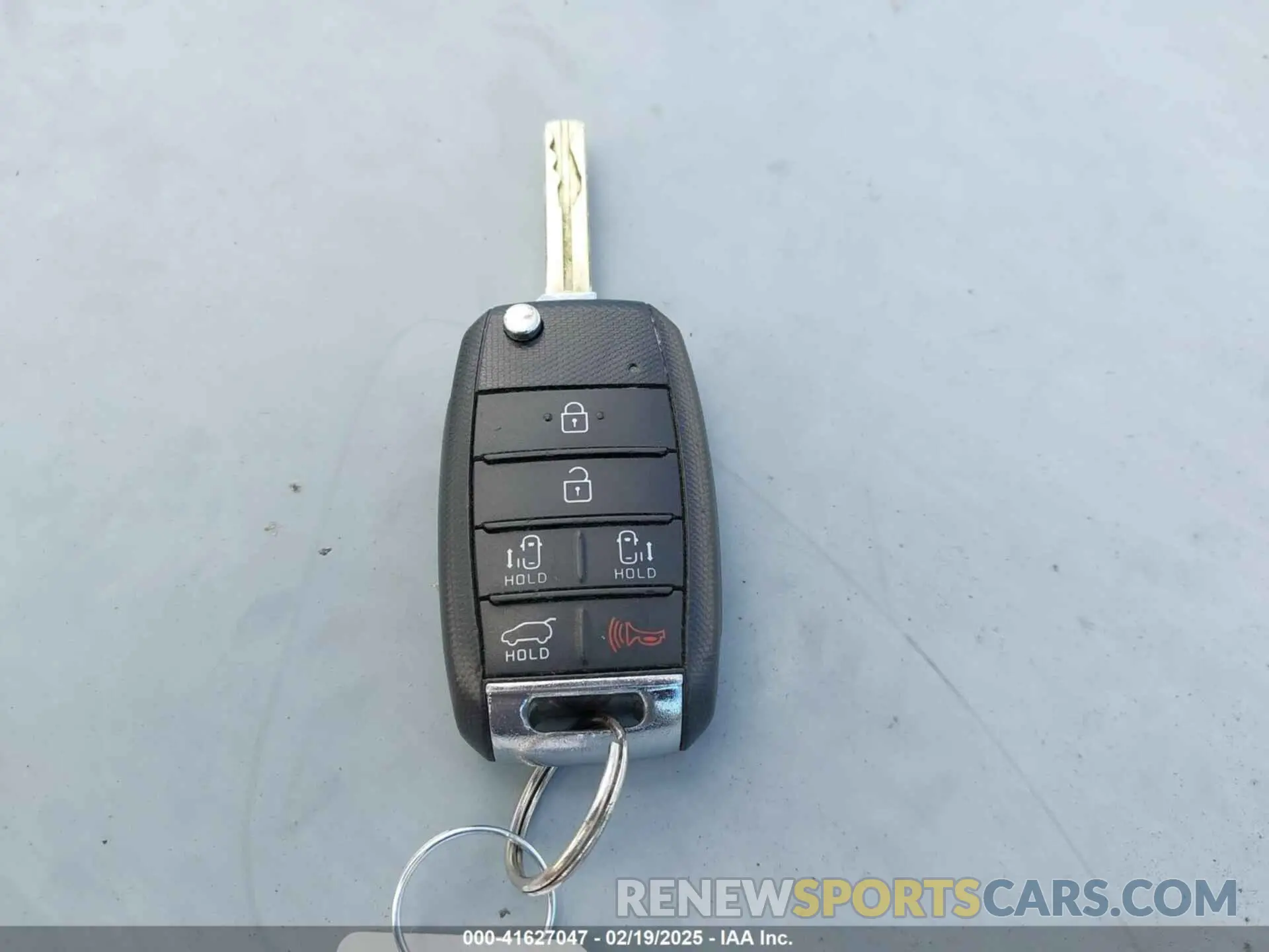 11 Photograph of a damaged car KNDMB5C11L6658151 KIA SEDONA 2020
