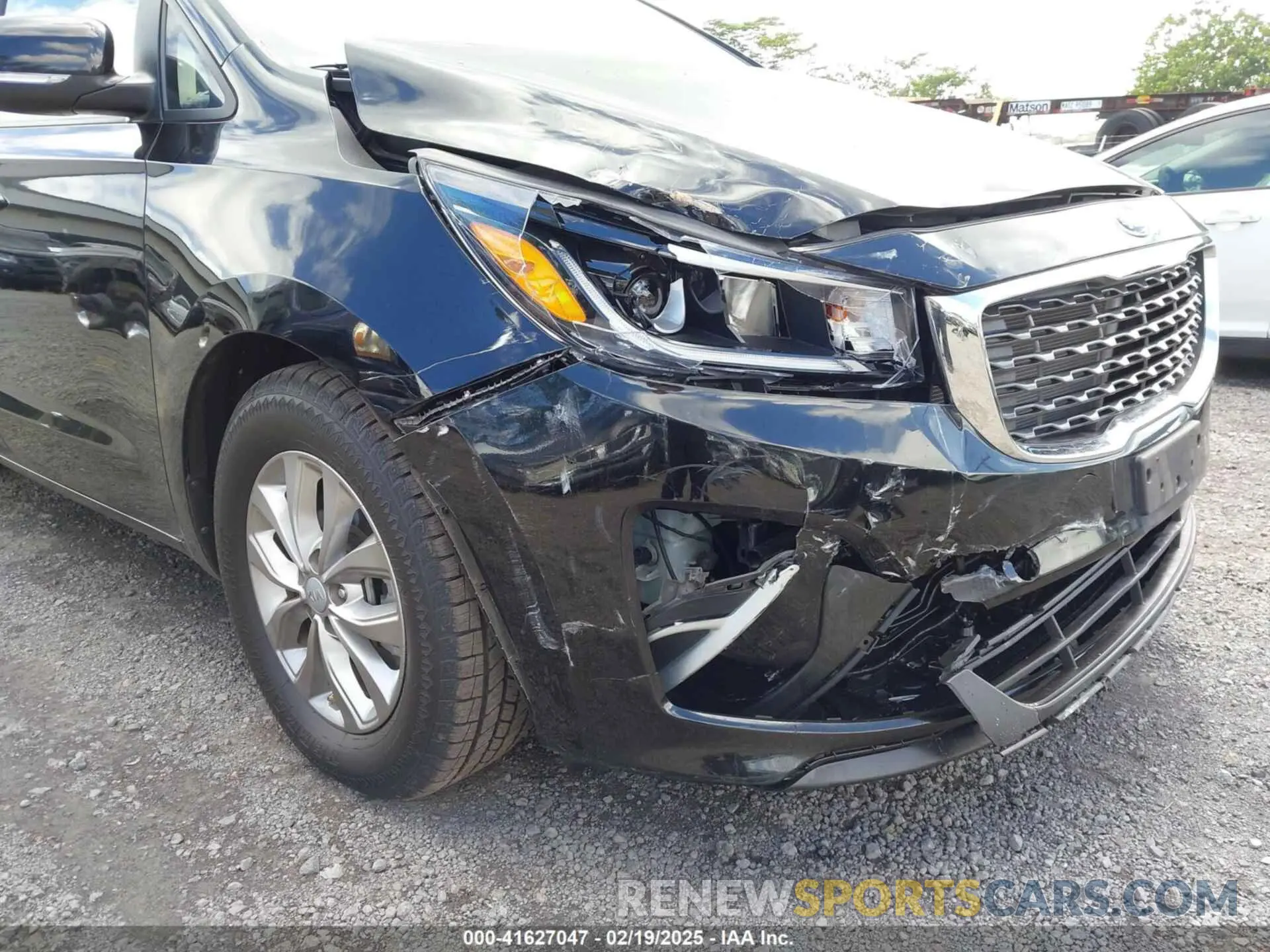 6 Photograph of a damaged car KNDMB5C11L6658151 KIA SEDONA 2020