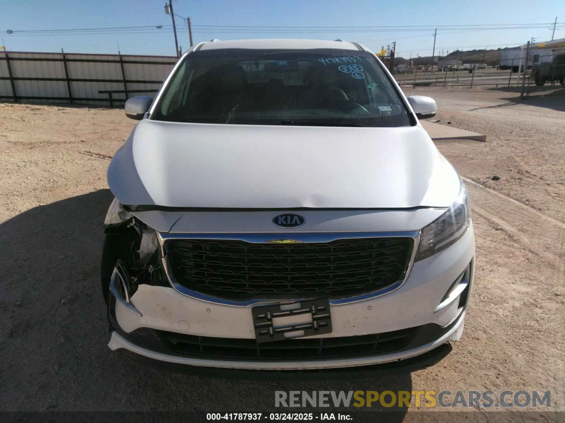 12 Photograph of a damaged car KNDMB5C14L6574891 KIA SEDONA 2020