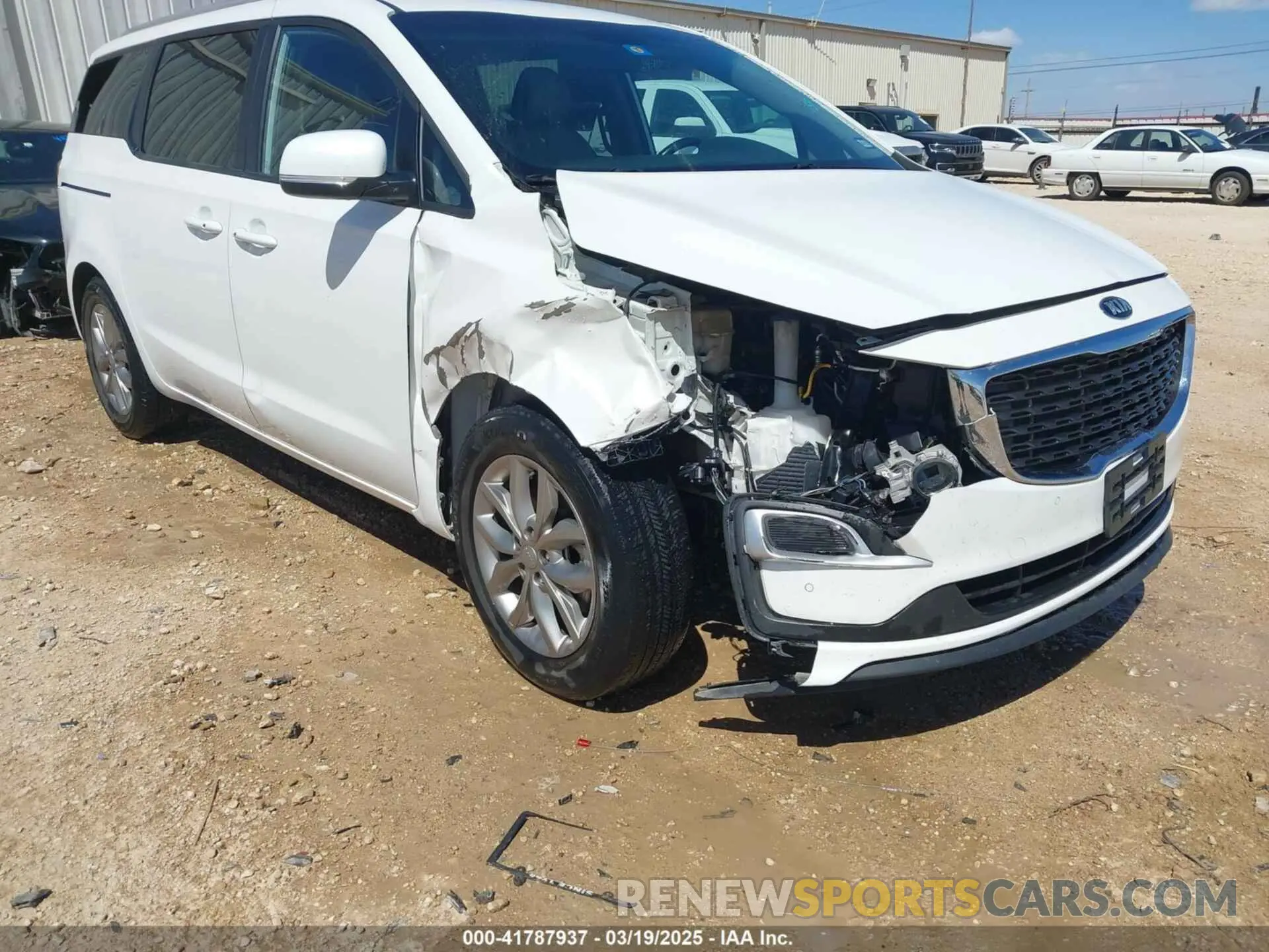 6 Photograph of a damaged car KNDMB5C14L6574891 KIA SEDONA 2020
