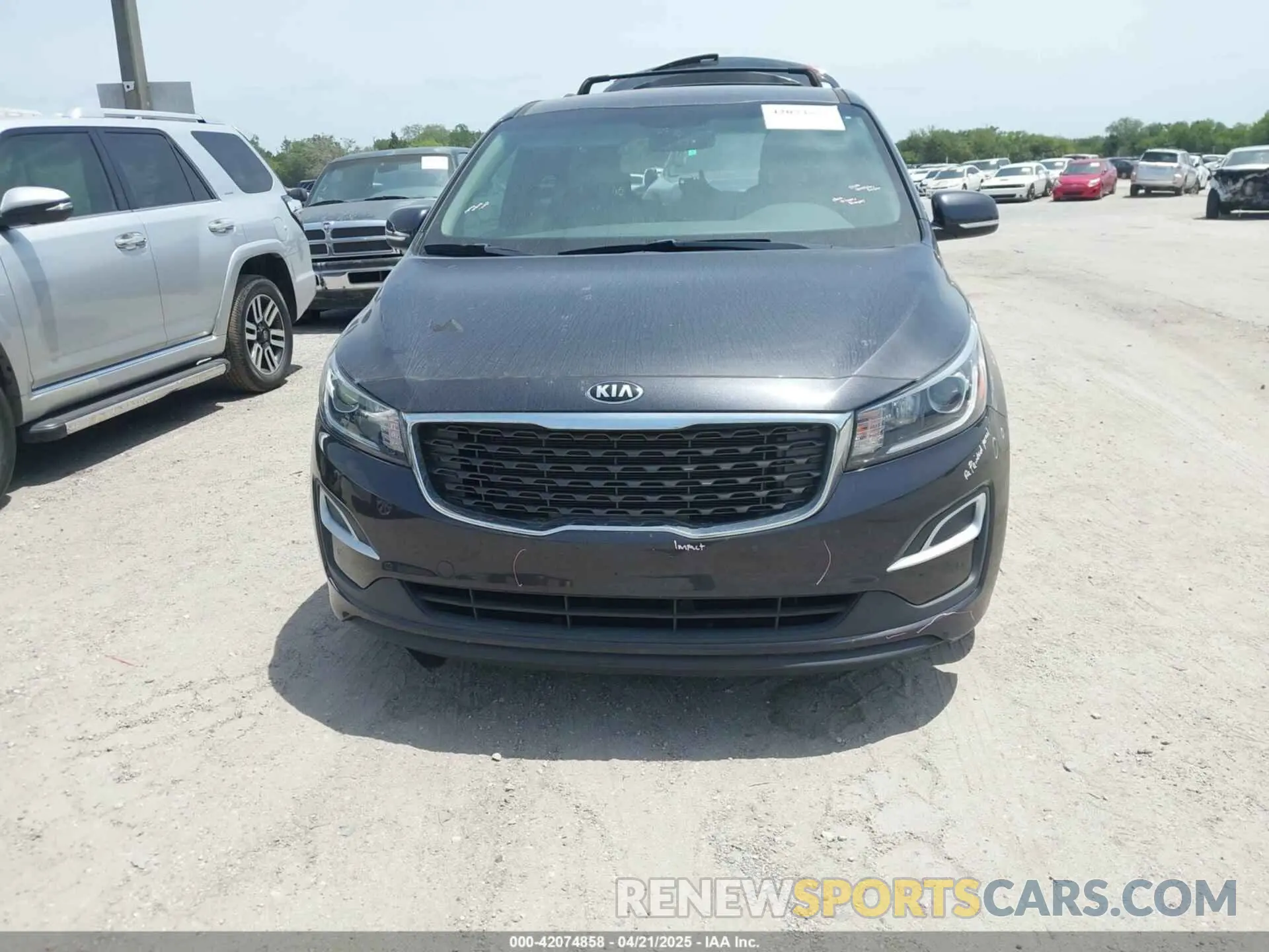 13 Photograph of a damaged car KNDMB5C14L6596843 KIA SEDONA 2020