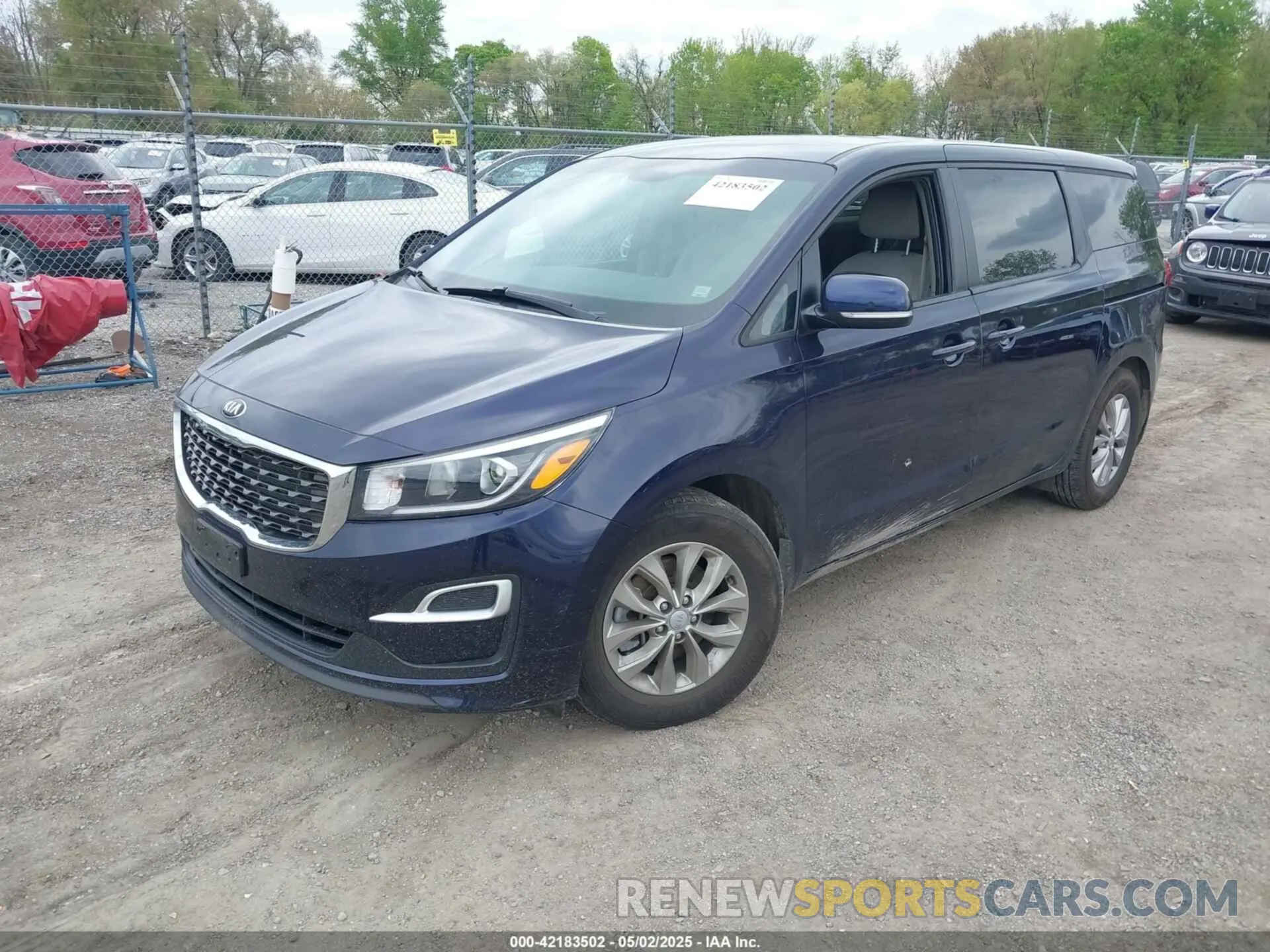 2 Photograph of a damaged car KNDMB5C15L6626061 KIA SEDONA 2020