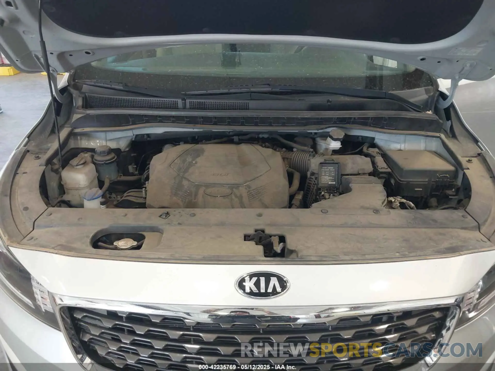 10 Photograph of a damaged car KNDMB5C15L6659478 KIA SEDONA 2020