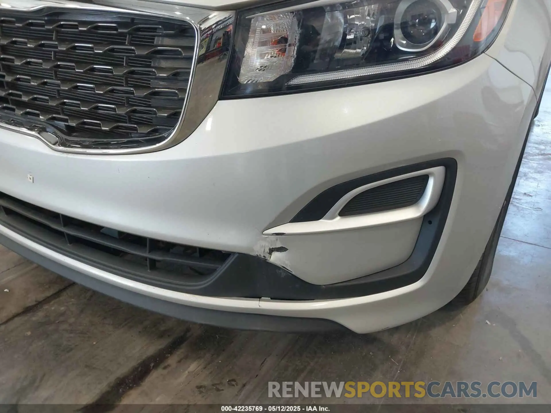 6 Photograph of a damaged car KNDMB5C15L6659478 KIA SEDONA 2020
