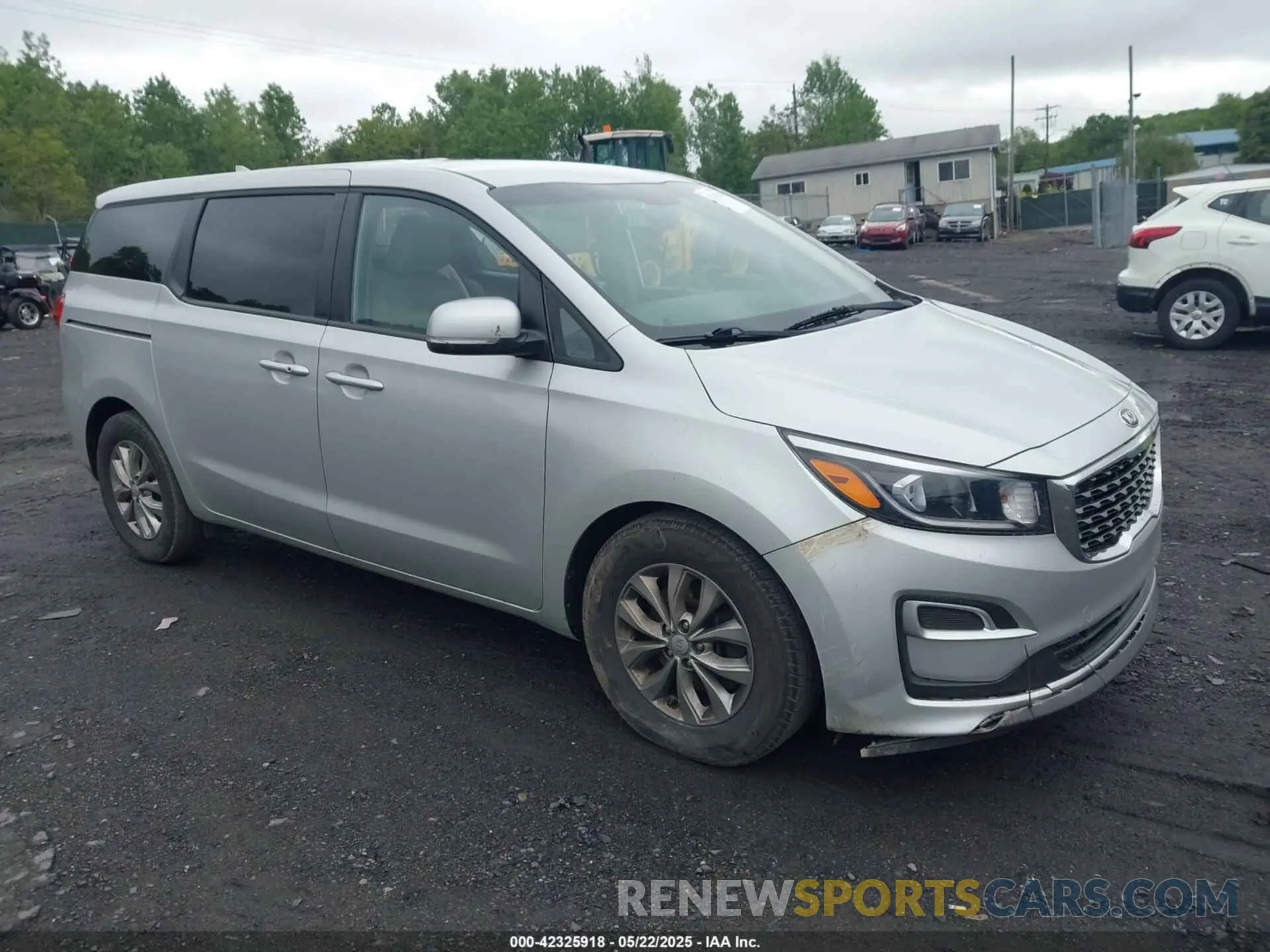 1 Photograph of a damaged car KNDMB5C16L6596326 KIA SEDONA 2020