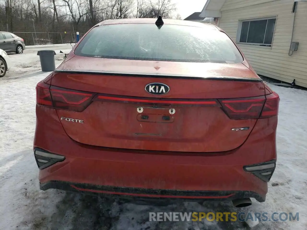 6 Photograph of a damaged car 3KPF34AD1ME297657 KIA SEDONA 2021