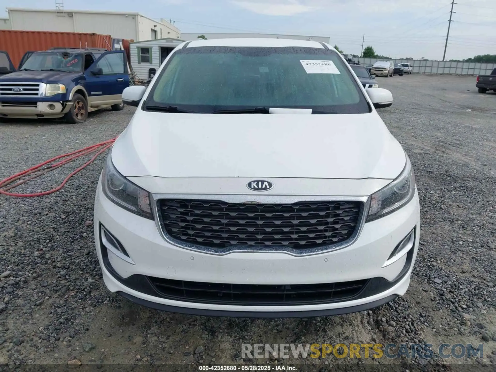 12 Photograph of a damaged car KNDMB5C10M6665139 KIA SEDONA 2021