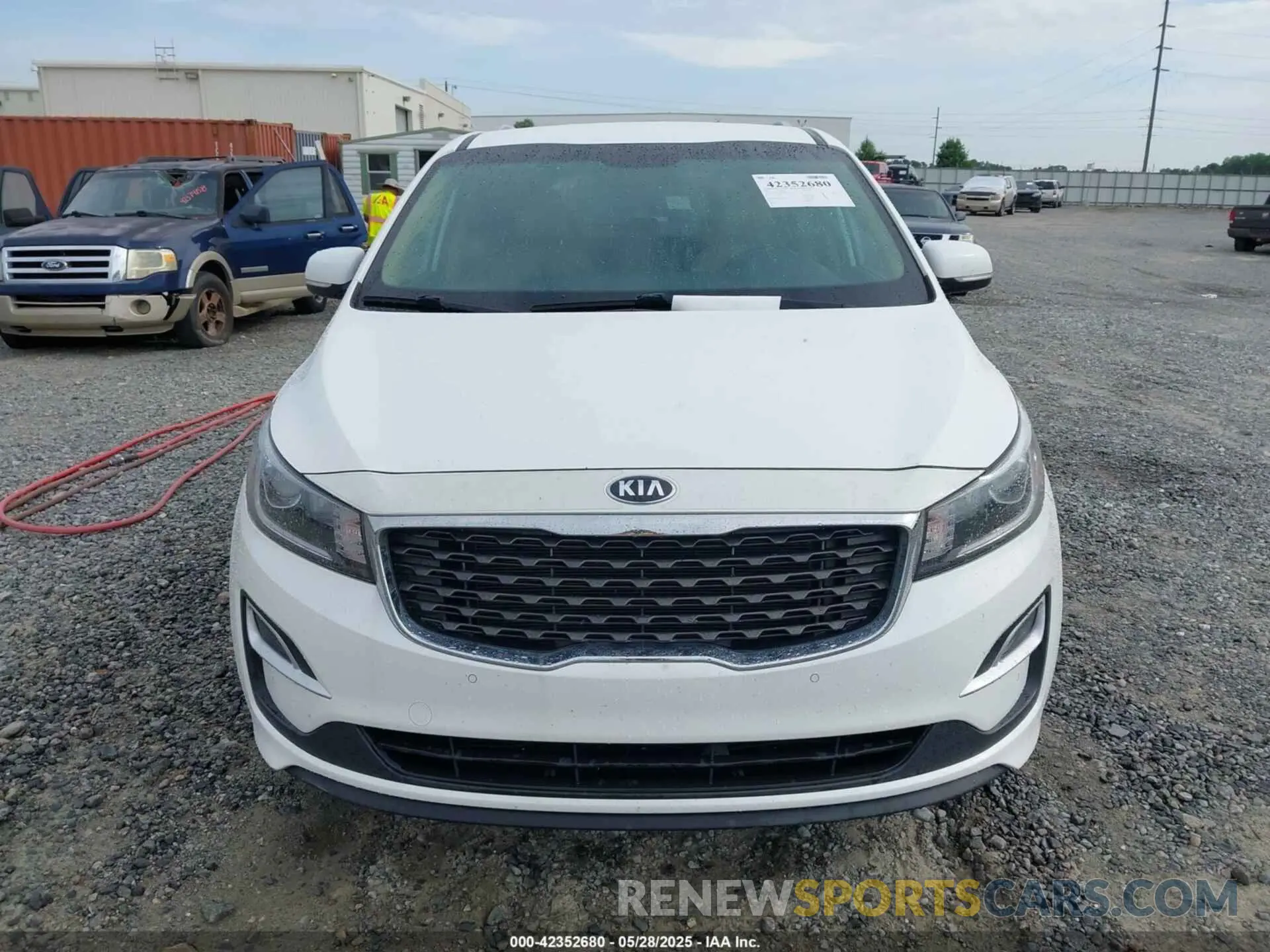 6 Photograph of a damaged car KNDMB5C10M6665139 KIA SEDONA 2021