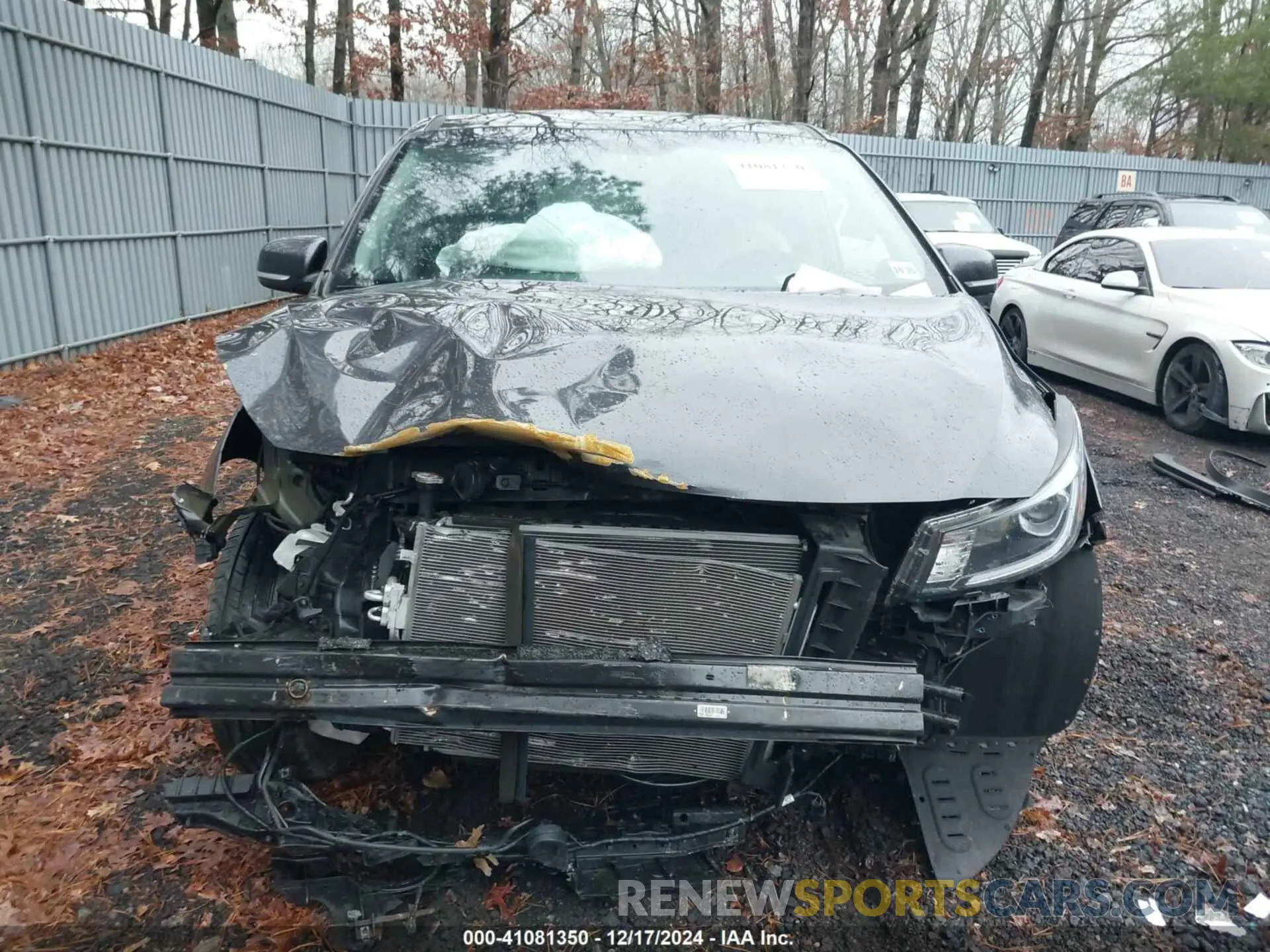 11 Photograph of a damaged car KNDMB5C10M6673807 KIA SEDONA 2021