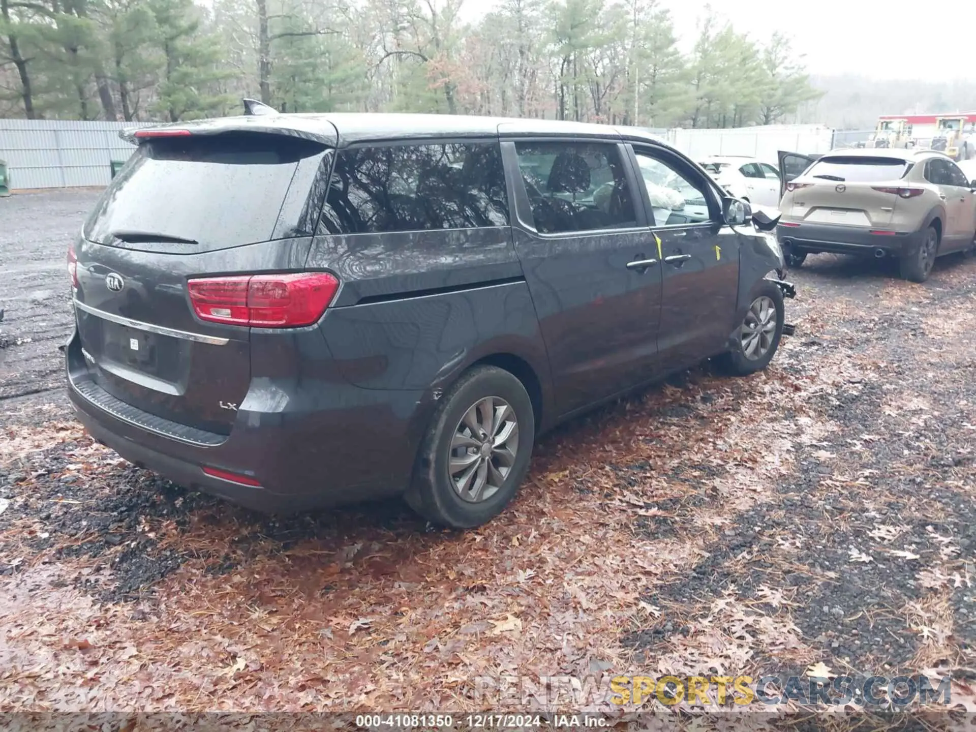 4 Photograph of a damaged car KNDMB5C10M6673807 KIA SEDONA 2021