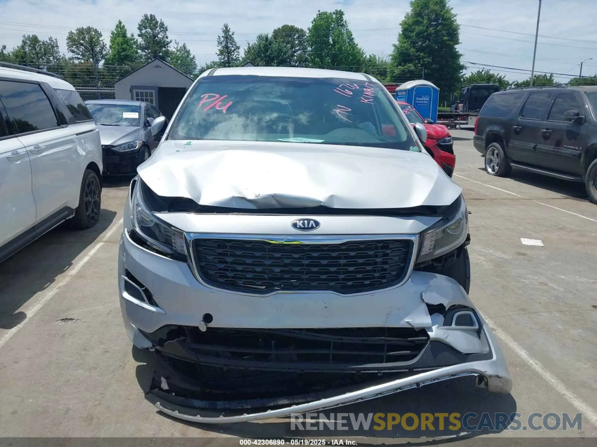 12 Photograph of a damaged car KNDMB5C11M6671676 KIA SEDONA 2021