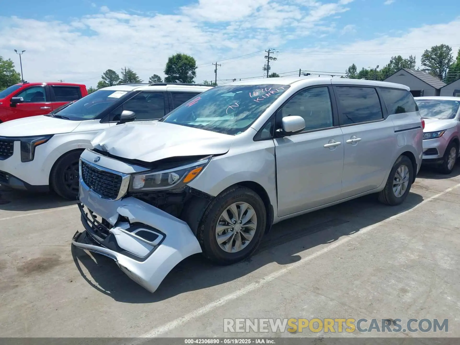 2 Photograph of a damaged car KNDMB5C11M6671676 KIA SEDONA 2021