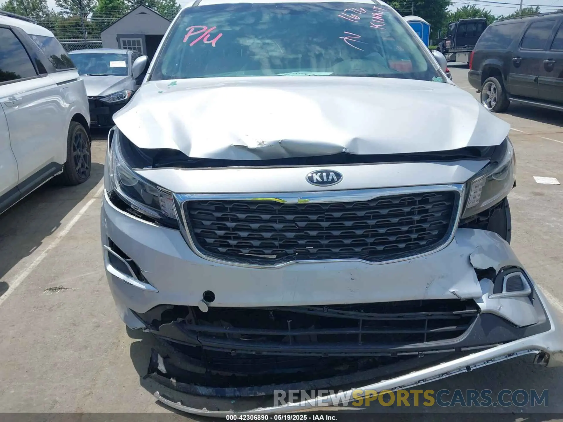 6 Photograph of a damaged car KNDMB5C11M6671676 KIA SEDONA 2021