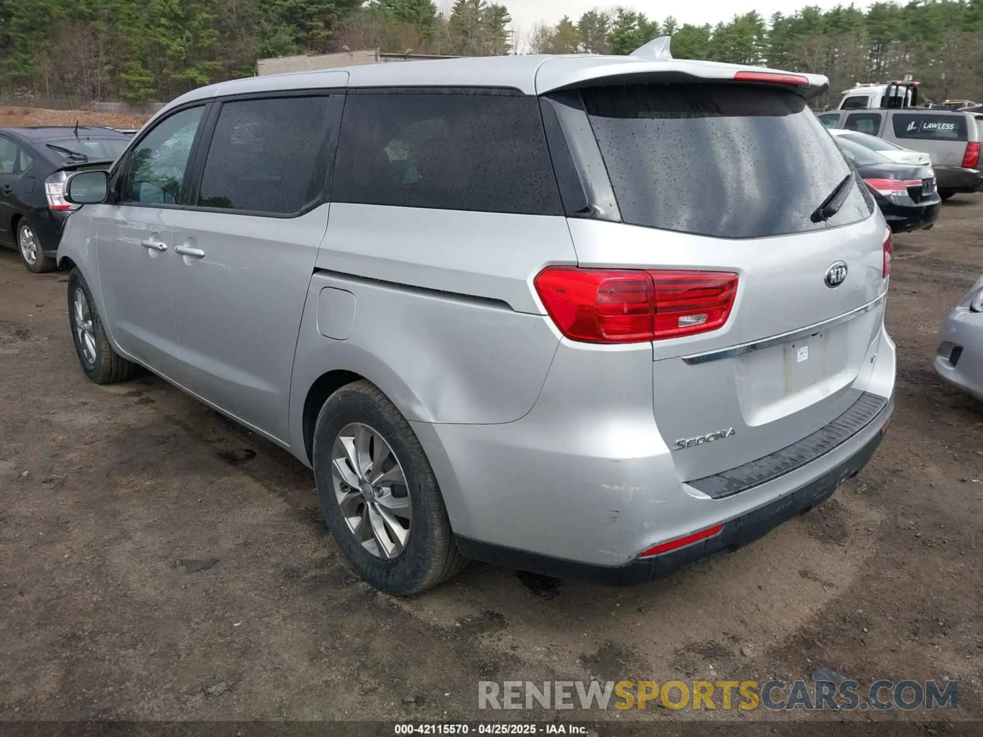3 Photograph of a damaged car KNDMB5C11M6675162 KIA SEDONA 2021