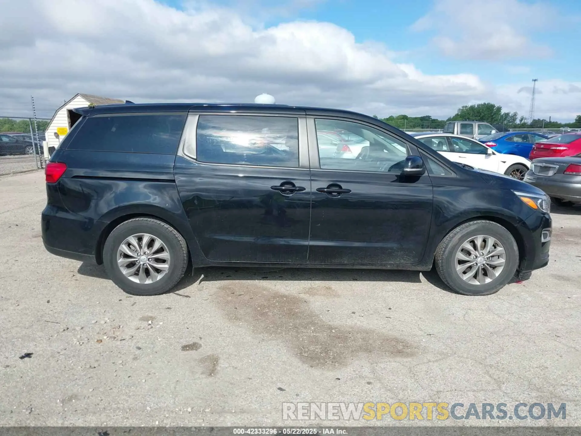 13 Photograph of a damaged car KNDMB5C13M6669508 KIA SEDONA 2021