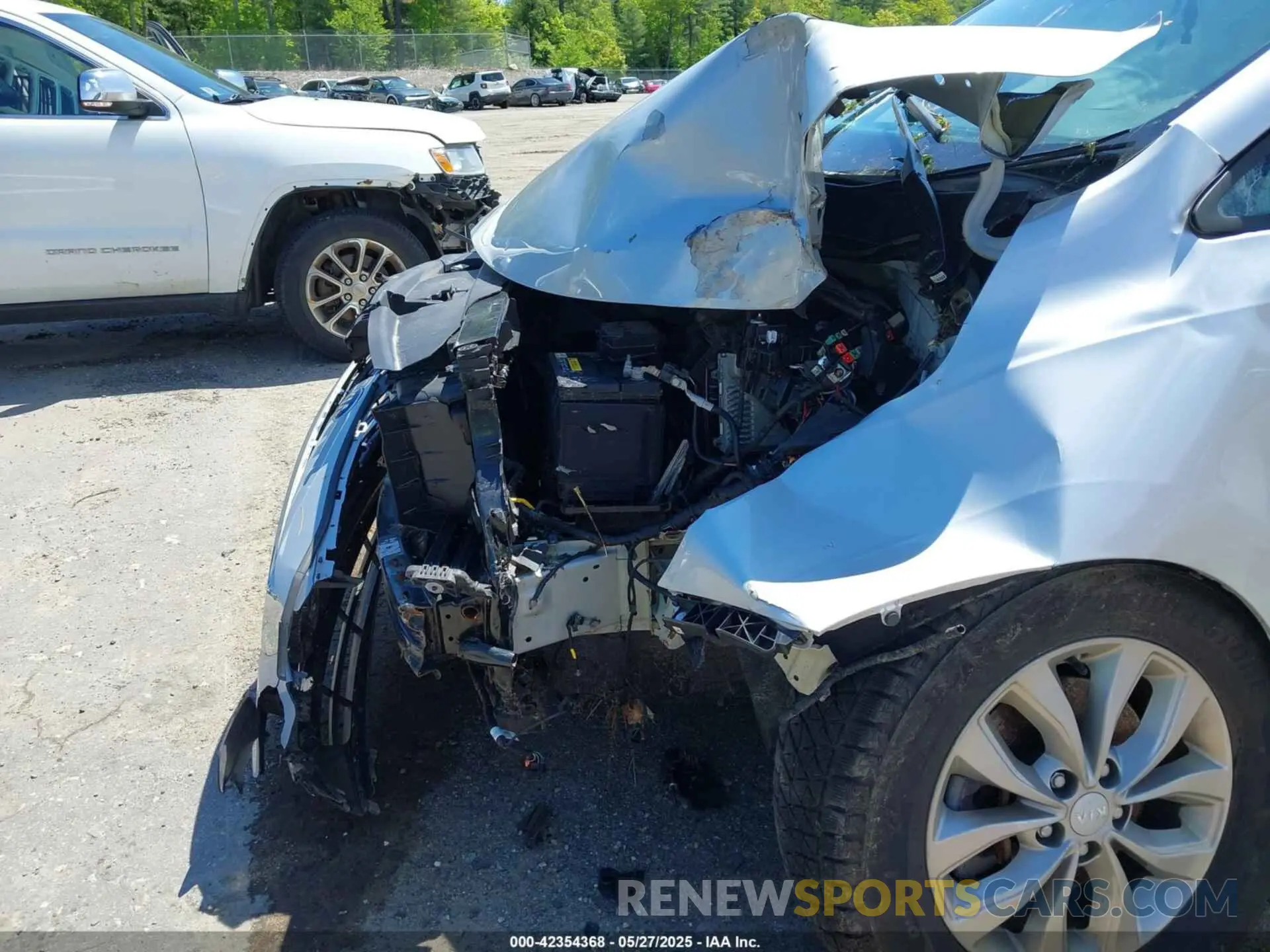 18 Photograph of a damaged car KNDMB5C15M6675164 KIA SEDONA 2021