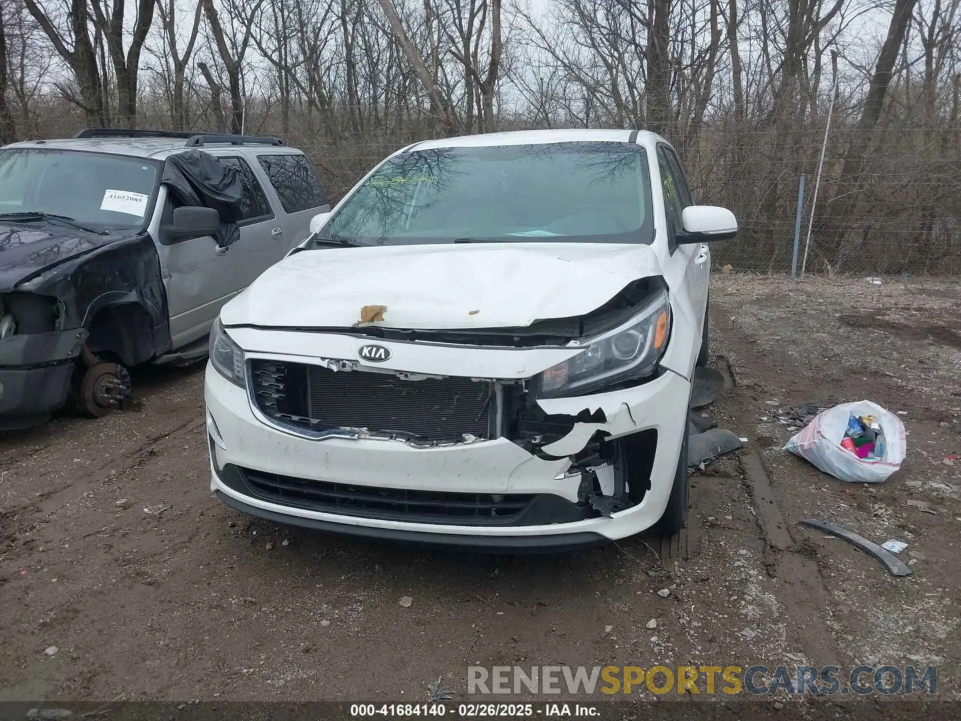 12 Photograph of a damaged car KNDMB5C19M6662112 KIA SEDONA 2021