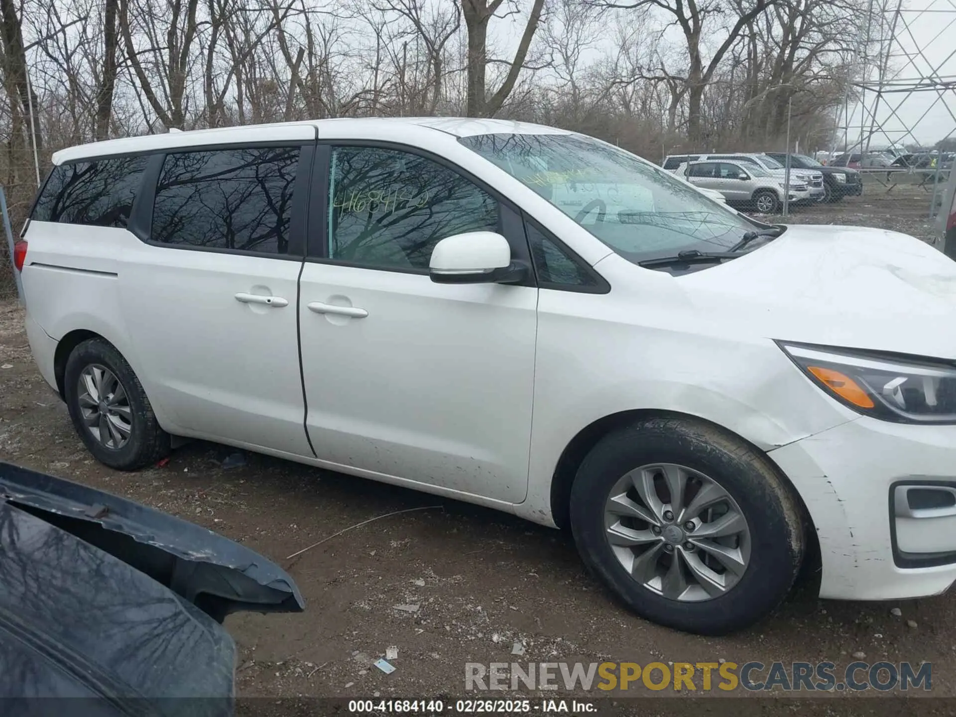 13 Photograph of a damaged car KNDMB5C19M6662112 KIA SEDONA 2021
