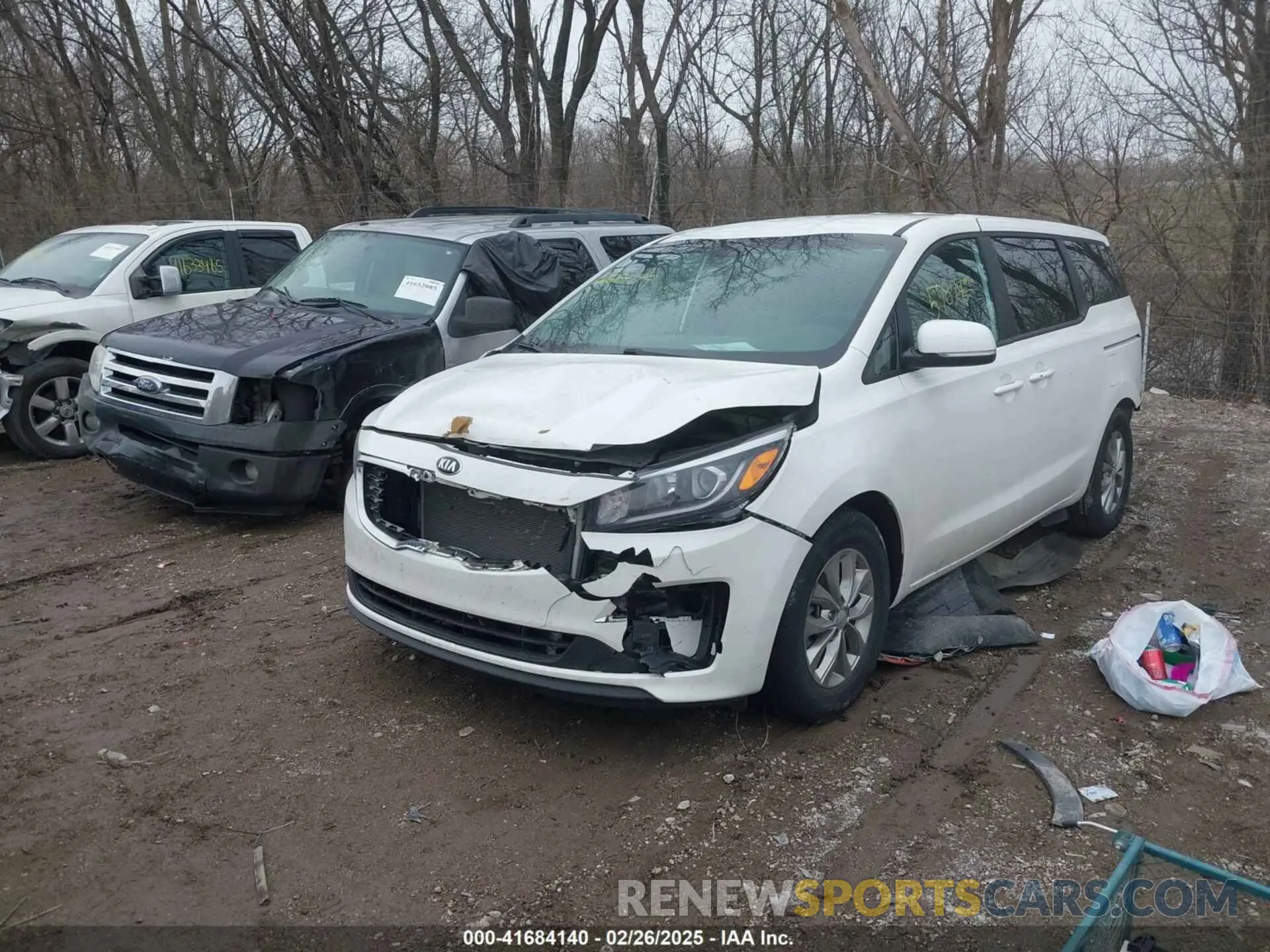 2 Photograph of a damaged car KNDMB5C19M6662112 KIA SEDONA 2021