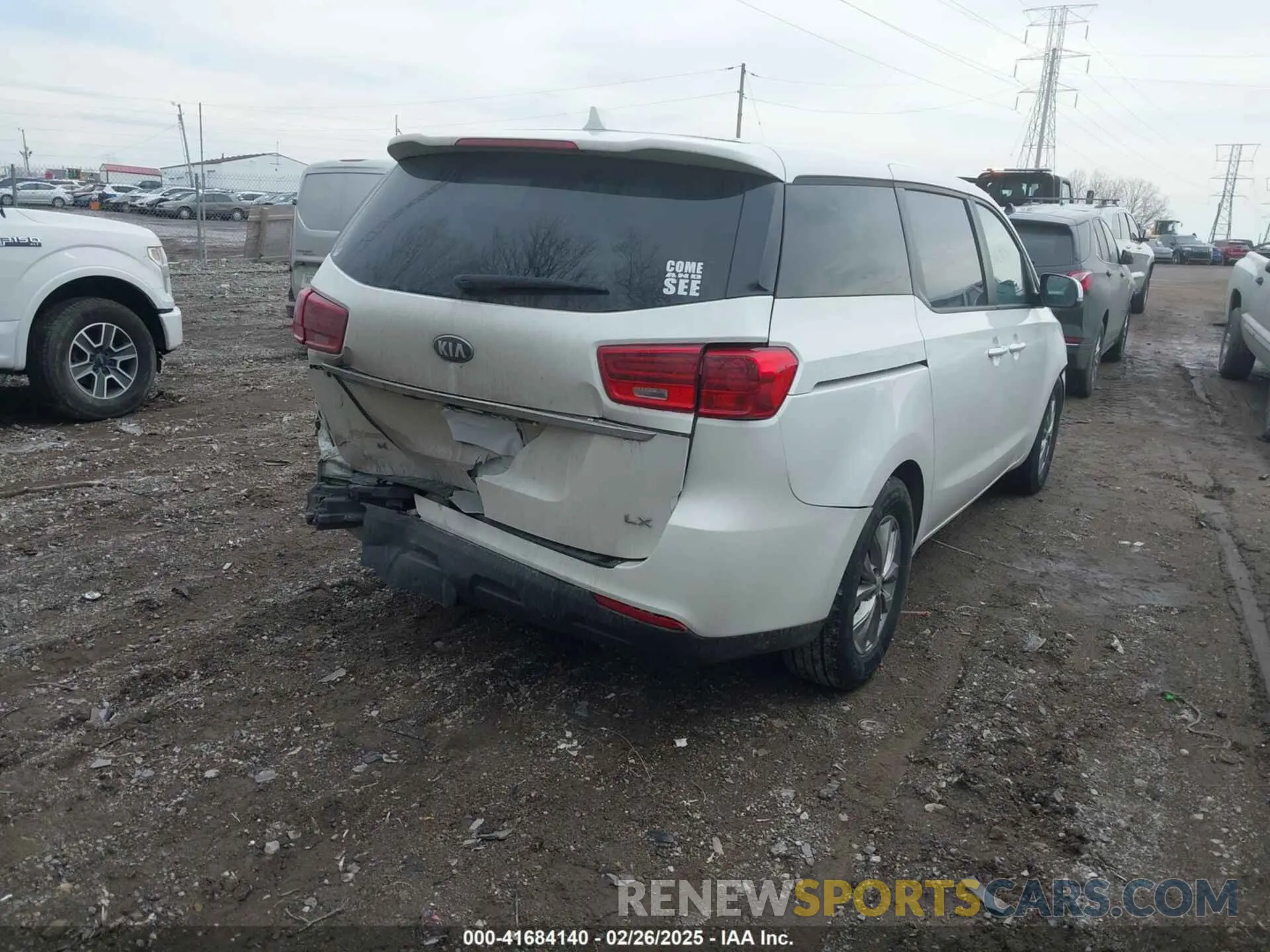 4 Photograph of a damaged car KNDMB5C19M6662112 KIA SEDONA 2021