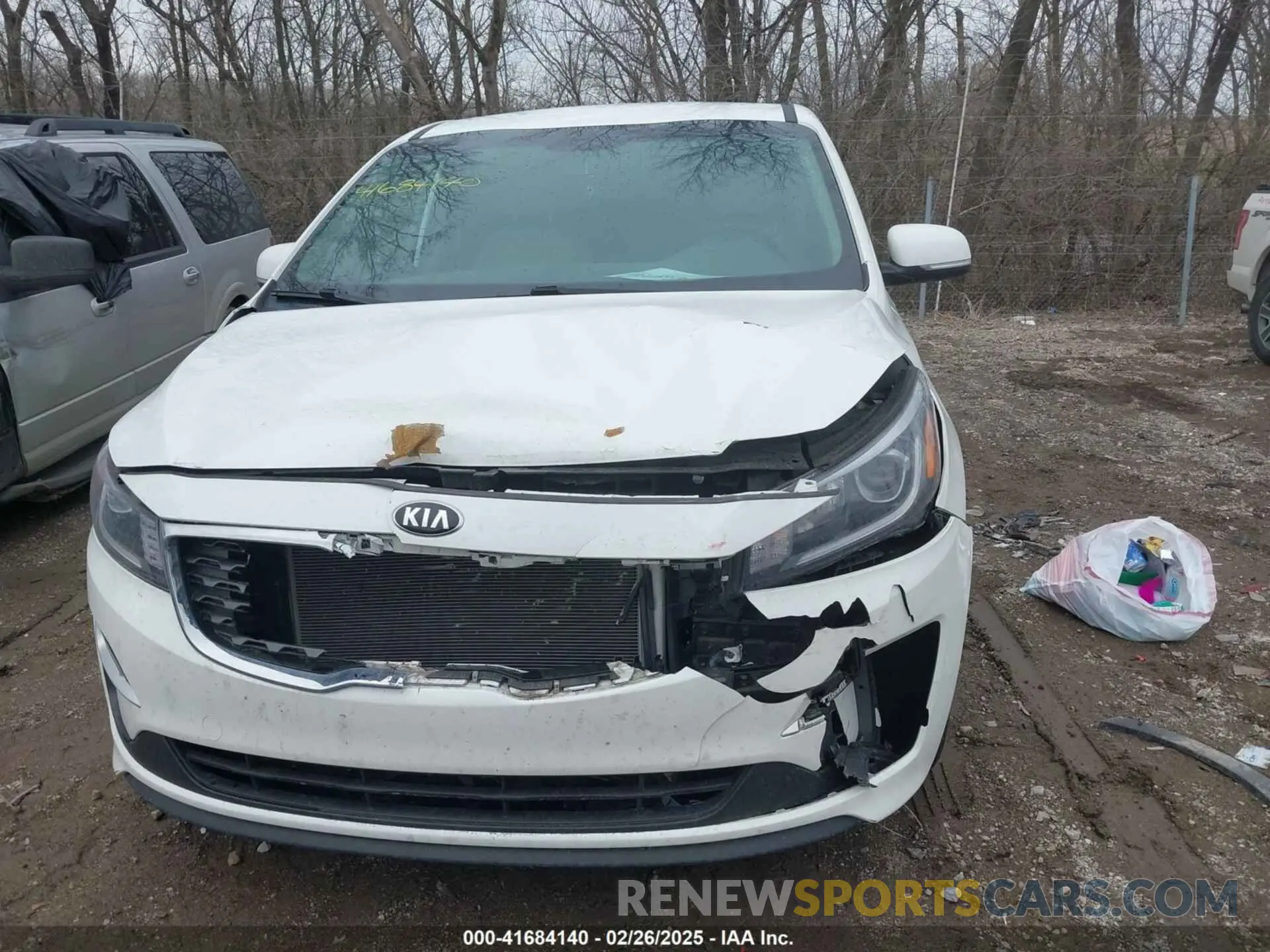 6 Photograph of a damaged car KNDMB5C19M6662112 KIA SEDONA 2021