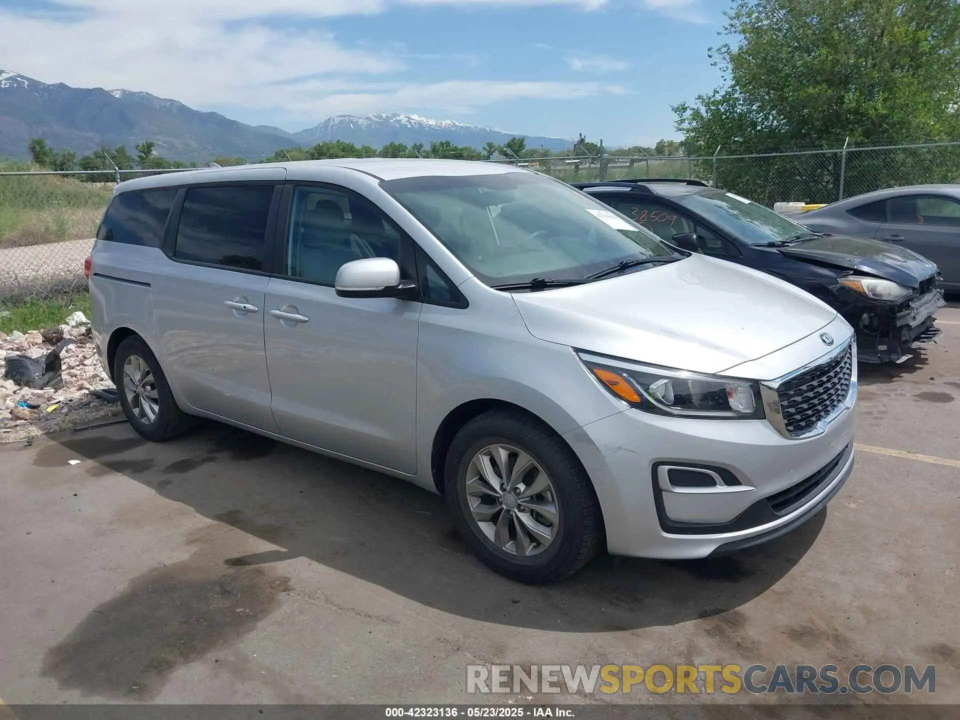 1 Photograph of a damaged car KNDMB5C19M6671666 KIA SEDONA 2021