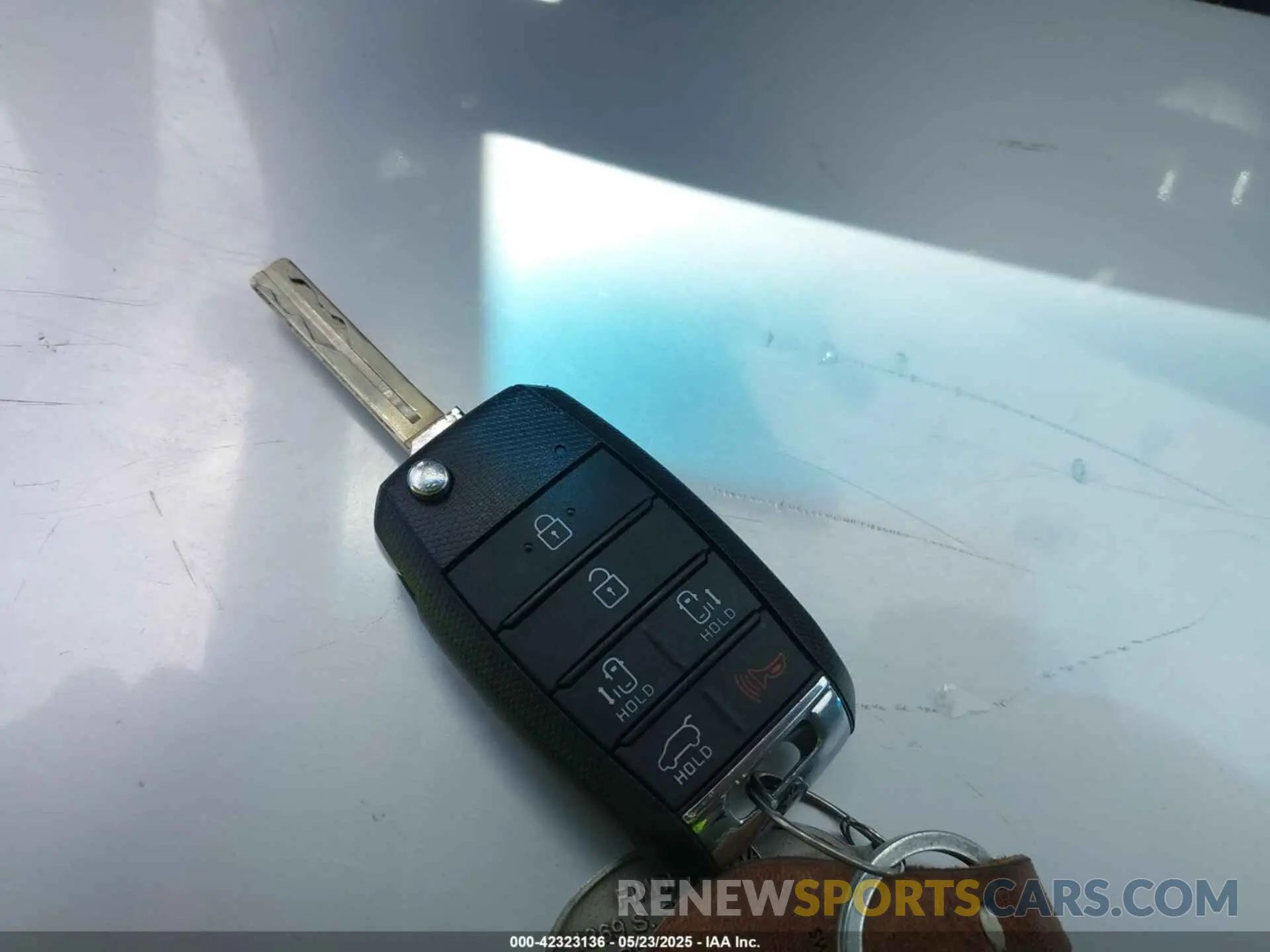 11 Photograph of a damaged car KNDMB5C19M6671666 KIA SEDONA 2021
