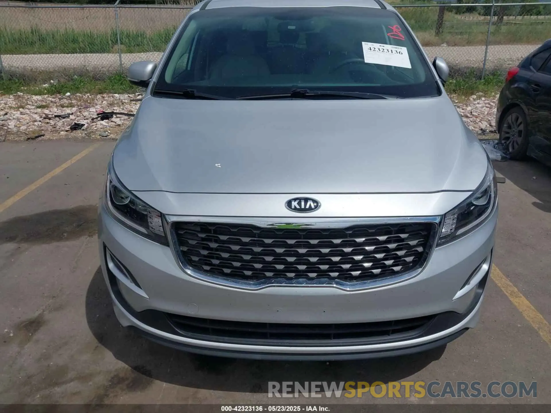 12 Photograph of a damaged car KNDMB5C19M6671666 KIA SEDONA 2021